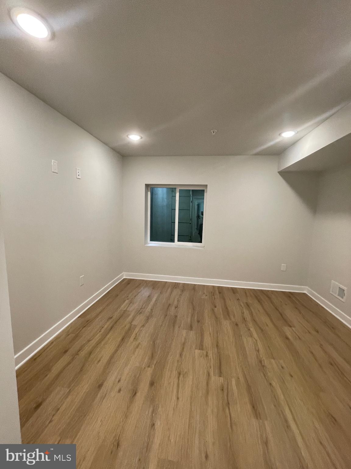 KENSINGTON - Residential Lease