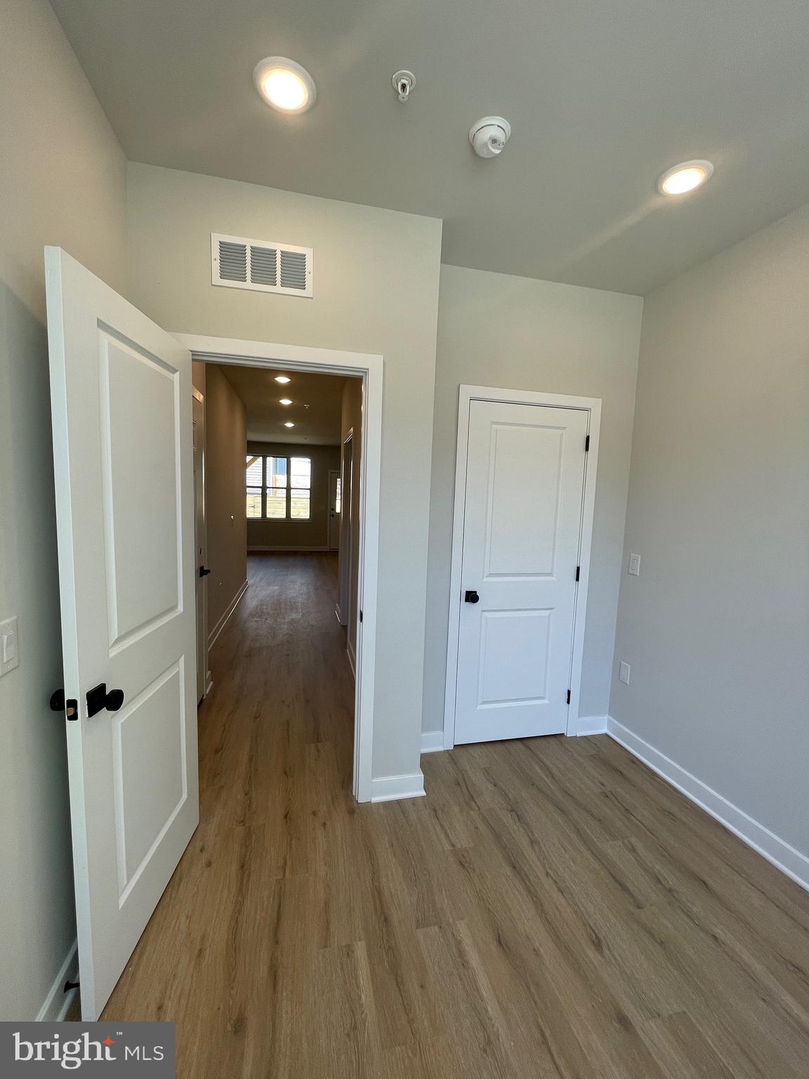 KENSINGTON - Residential Lease