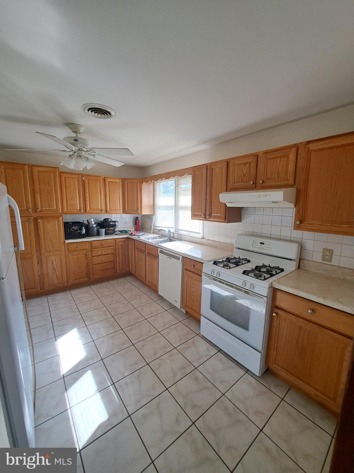 4032 QUAKERBRIDGE ROAD