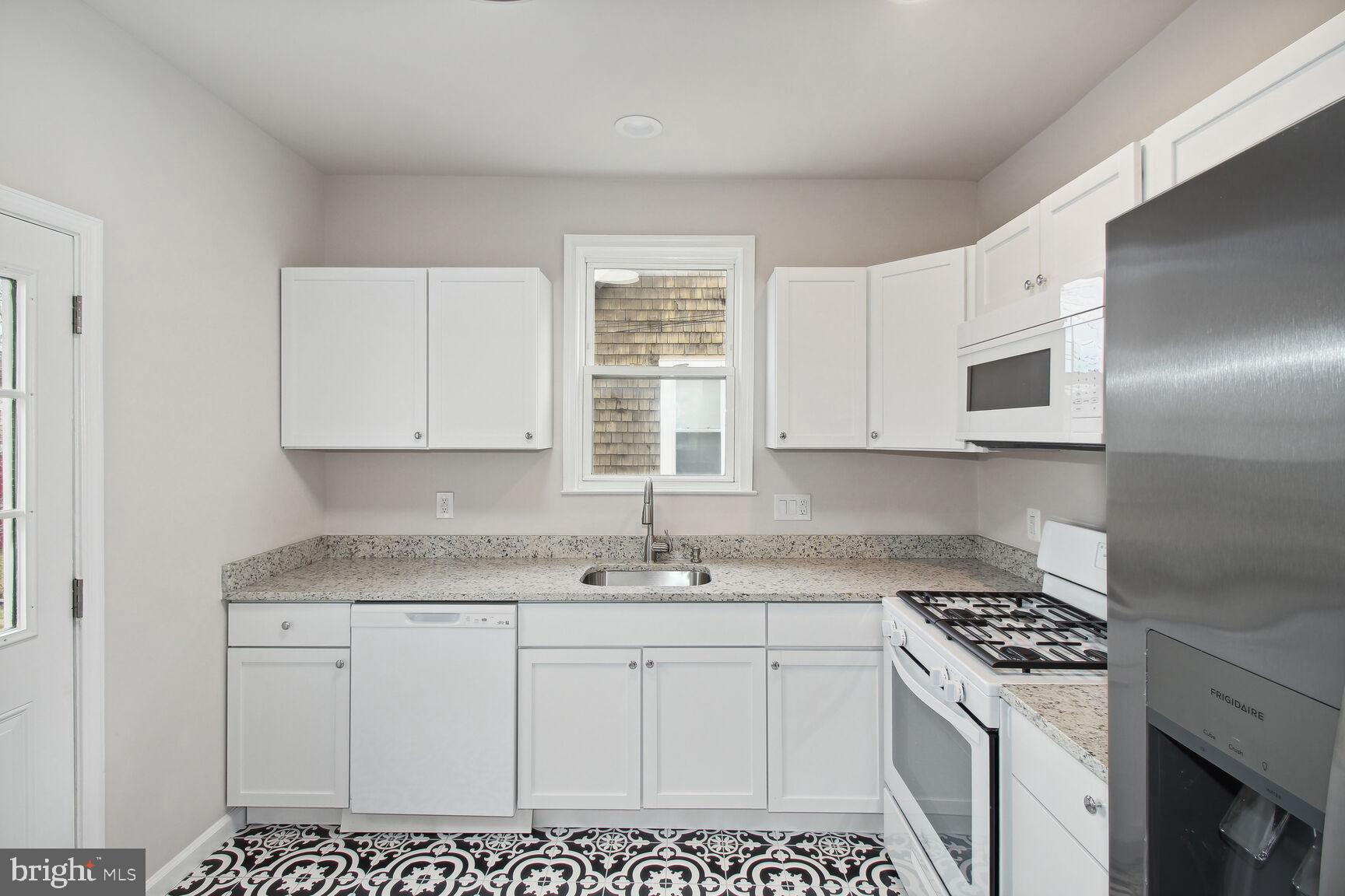 BROAD ACRES - Residential