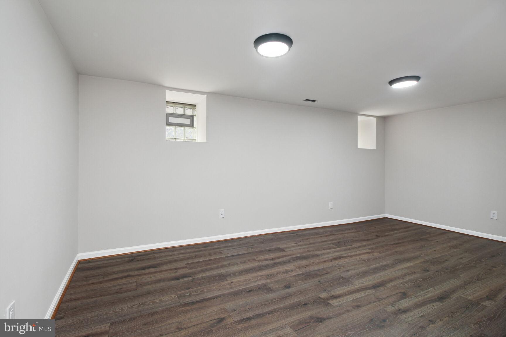 BROAD ACRES - Residential