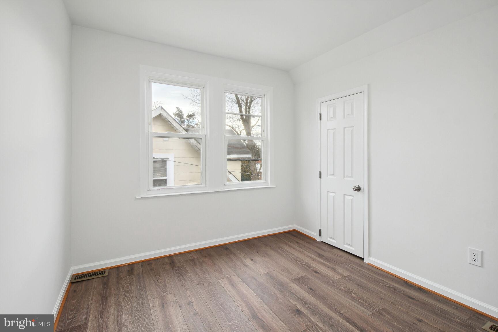 BROAD ACRES - Residential