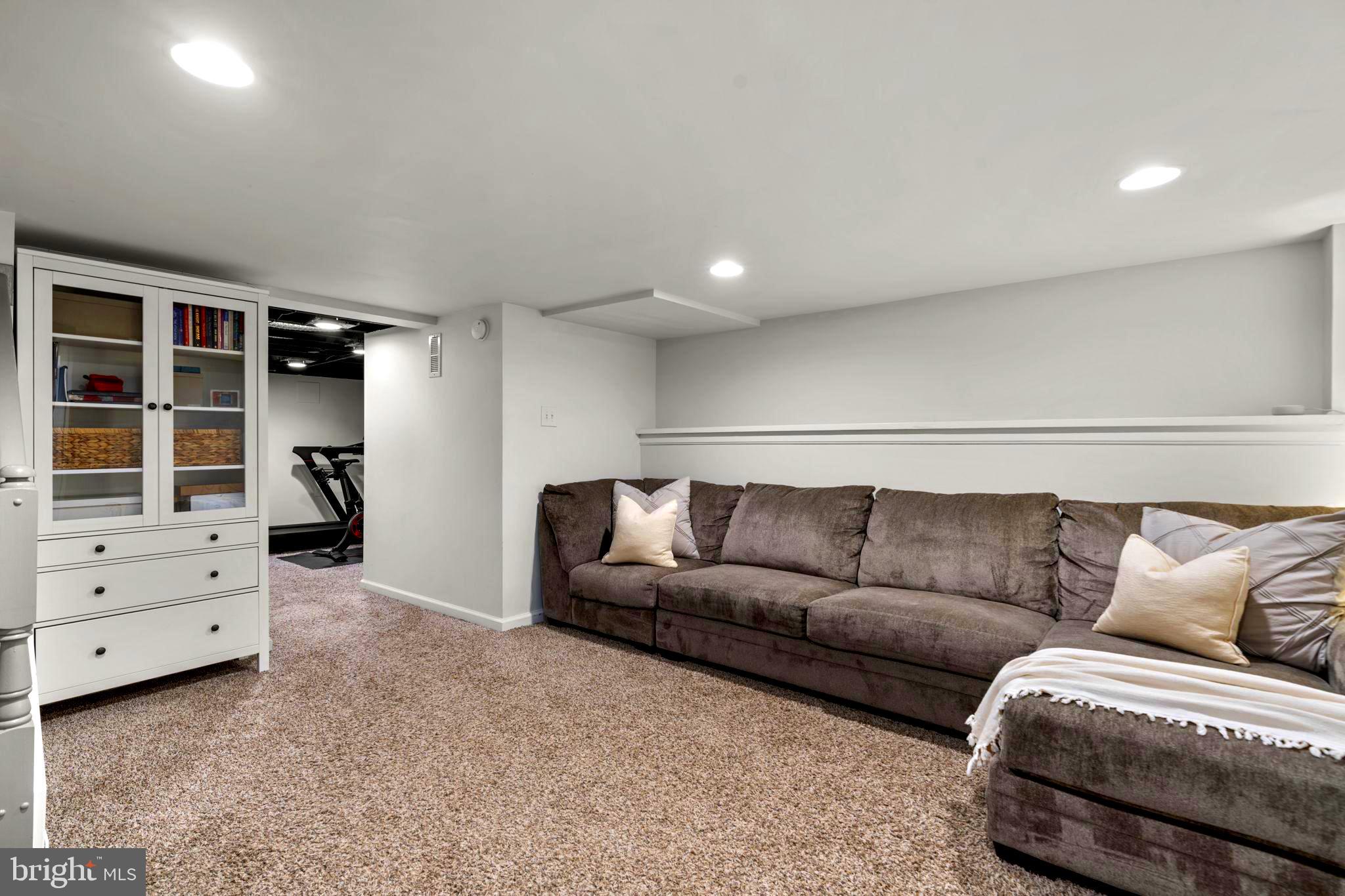 ARBOUR MANOR - Residential