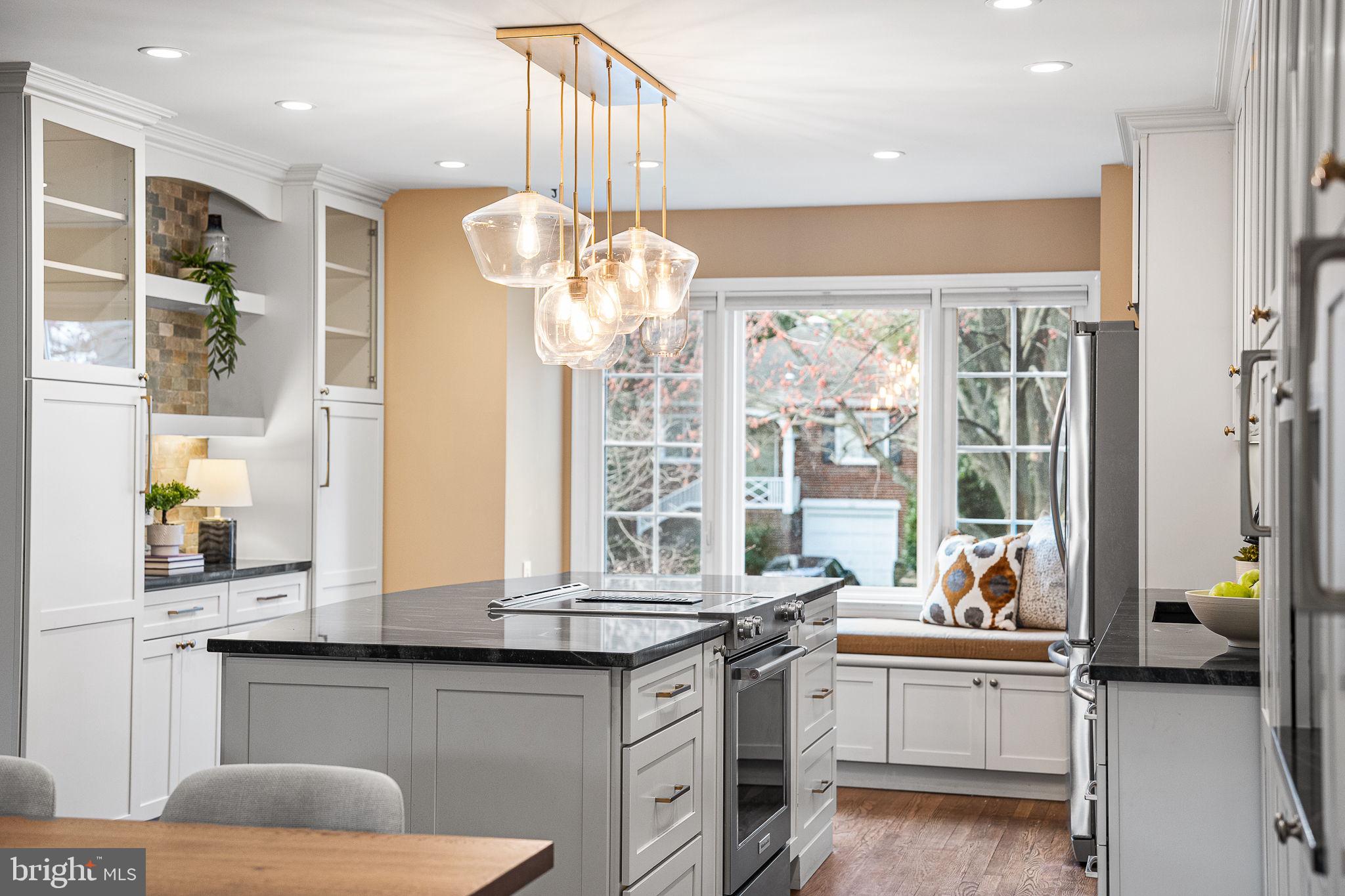 HUNTER OAKS TOWNHOUSES - Residential