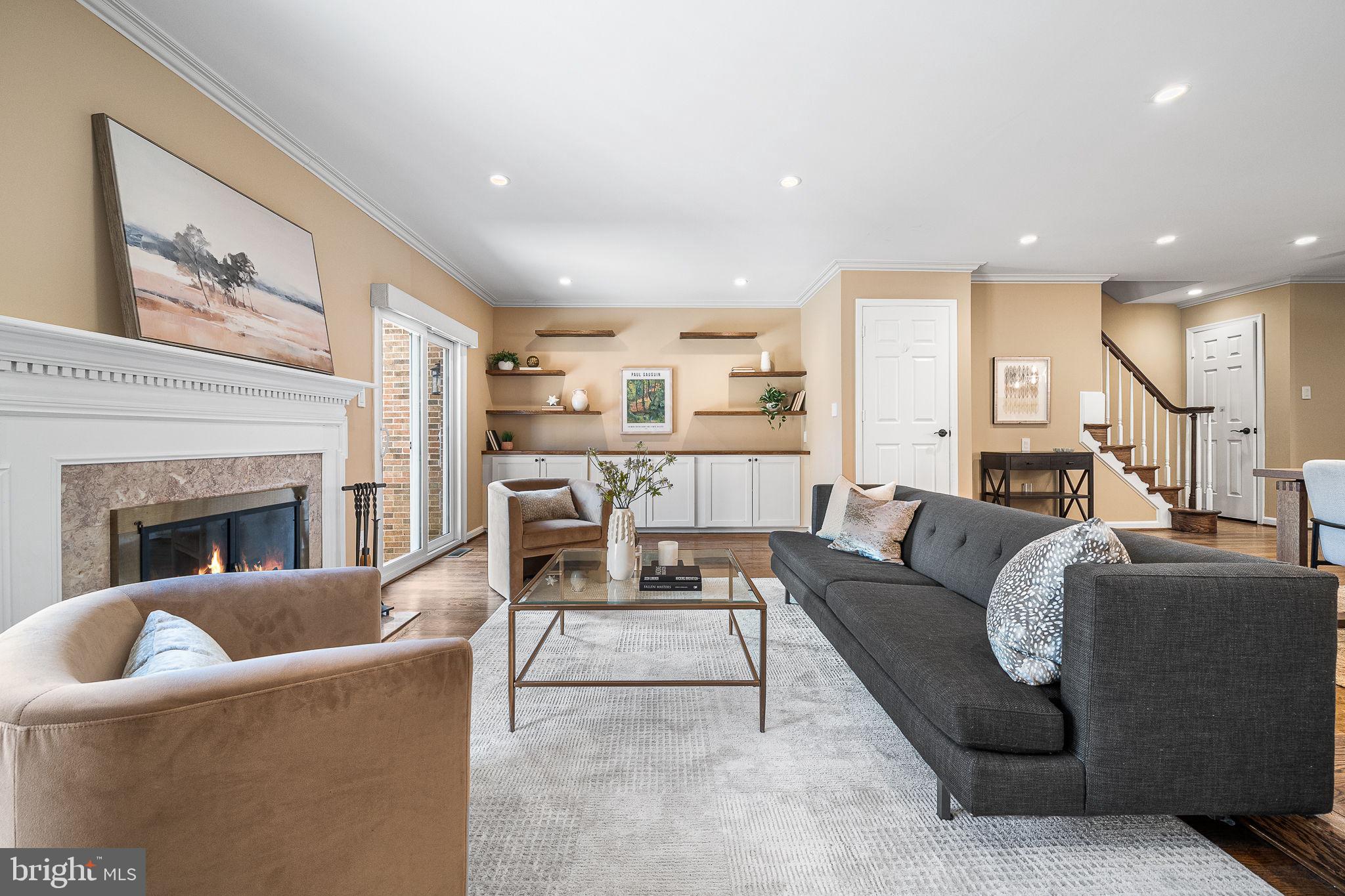 HUNTER OAKS TOWNHOUSES - Residential