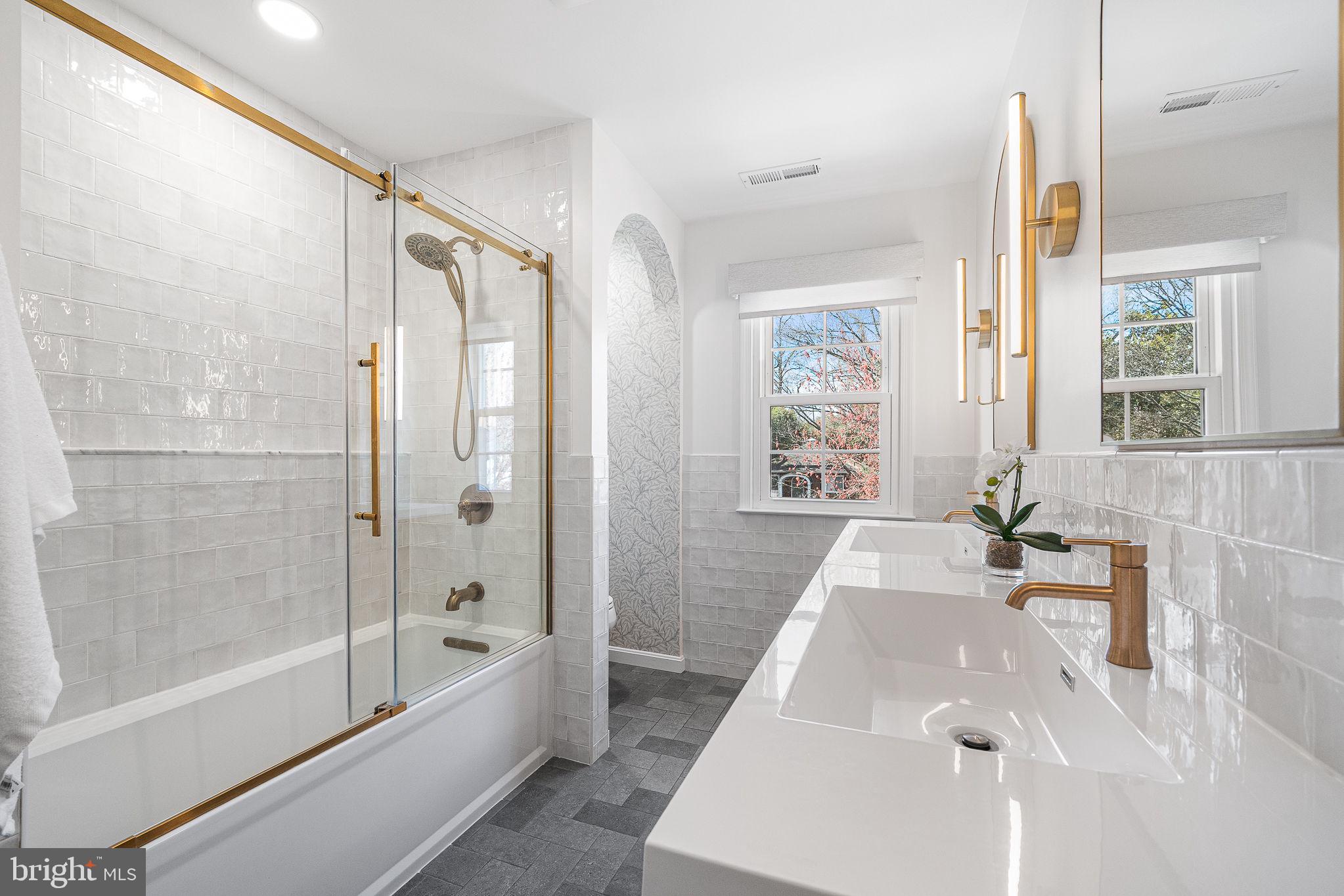 HUNTER OAKS TOWNHOUSES - Residential