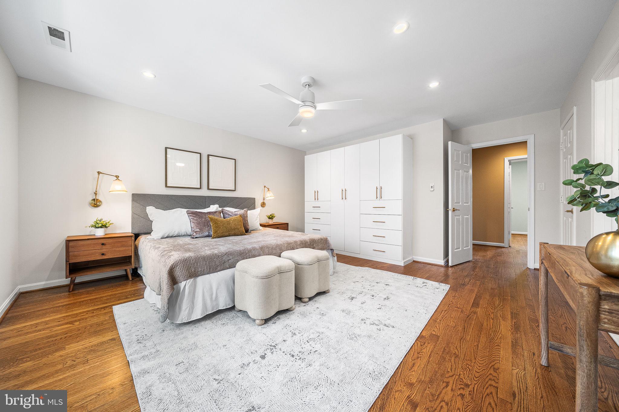 HUNTER OAKS TOWNHOUSES - Residential