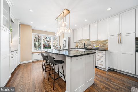 29 N OAKLAND STREET ARLINGTON VA 22203