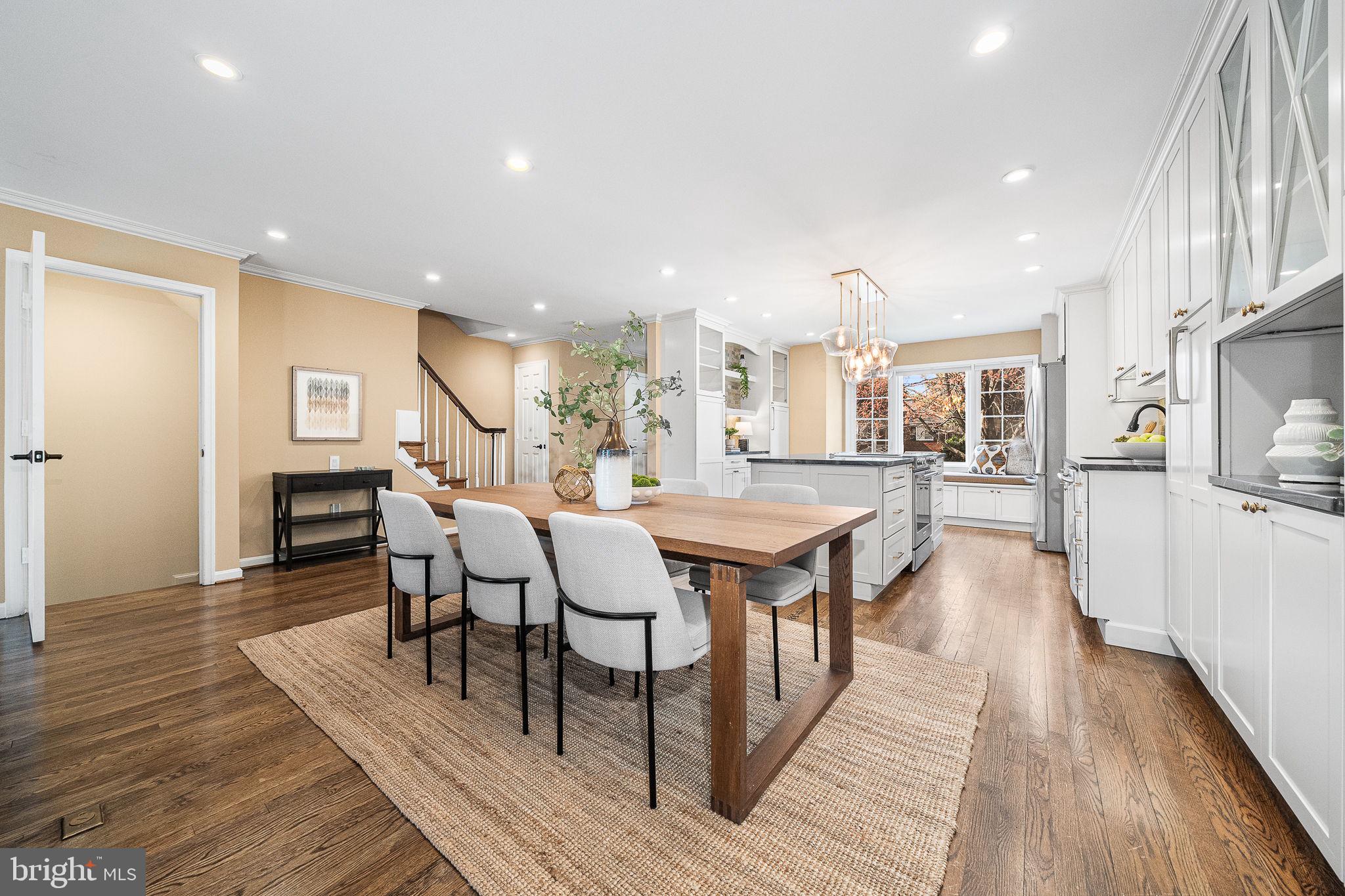 HUNTER OAKS TOWNHOUSES - Residential