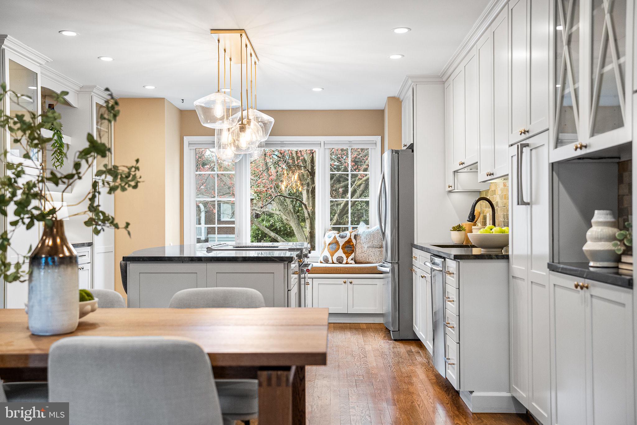 HUNTER OAKS TOWNHOUSES - Residential