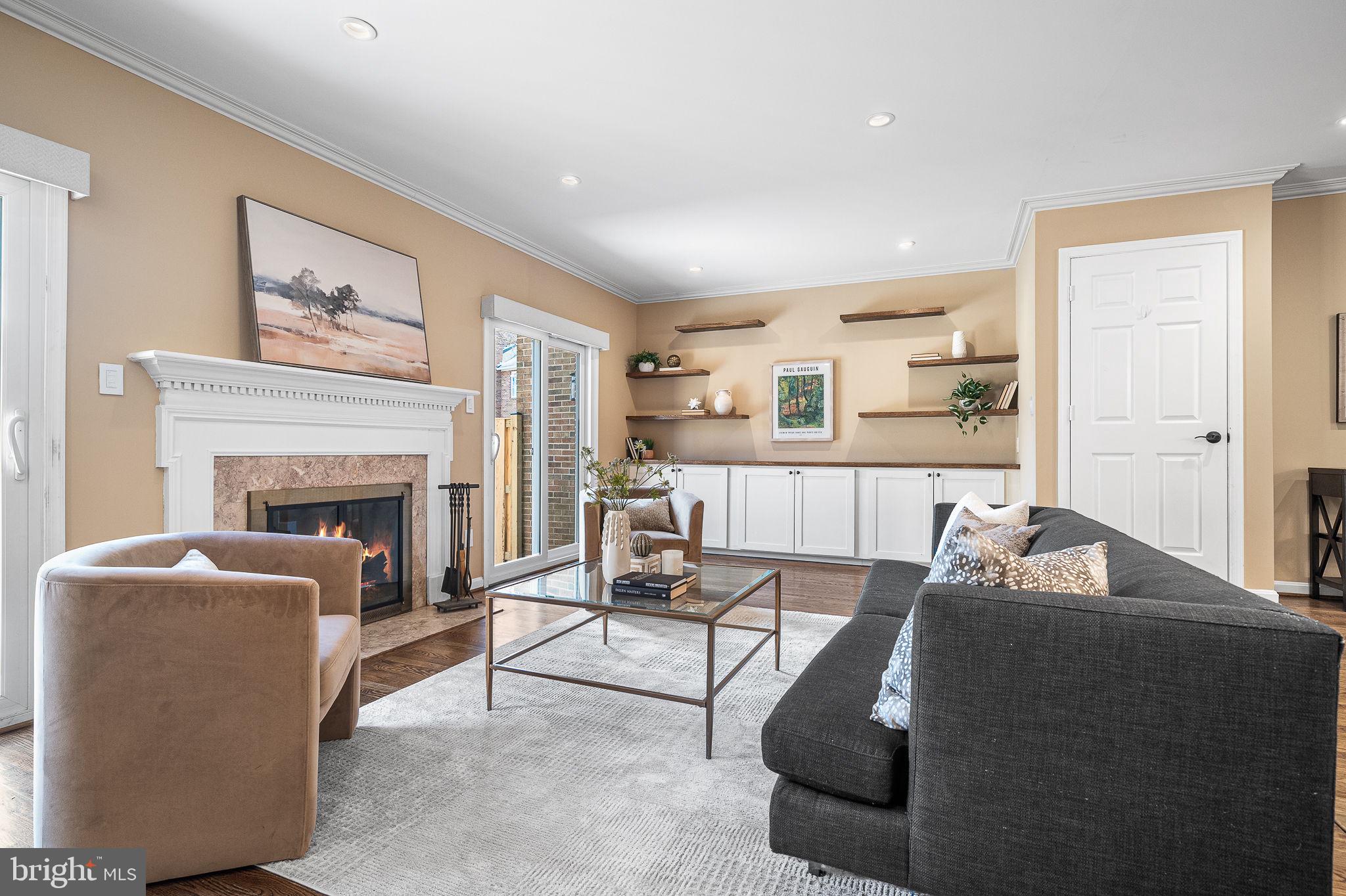 HUNTER OAKS TOWNHOUSES - Residential