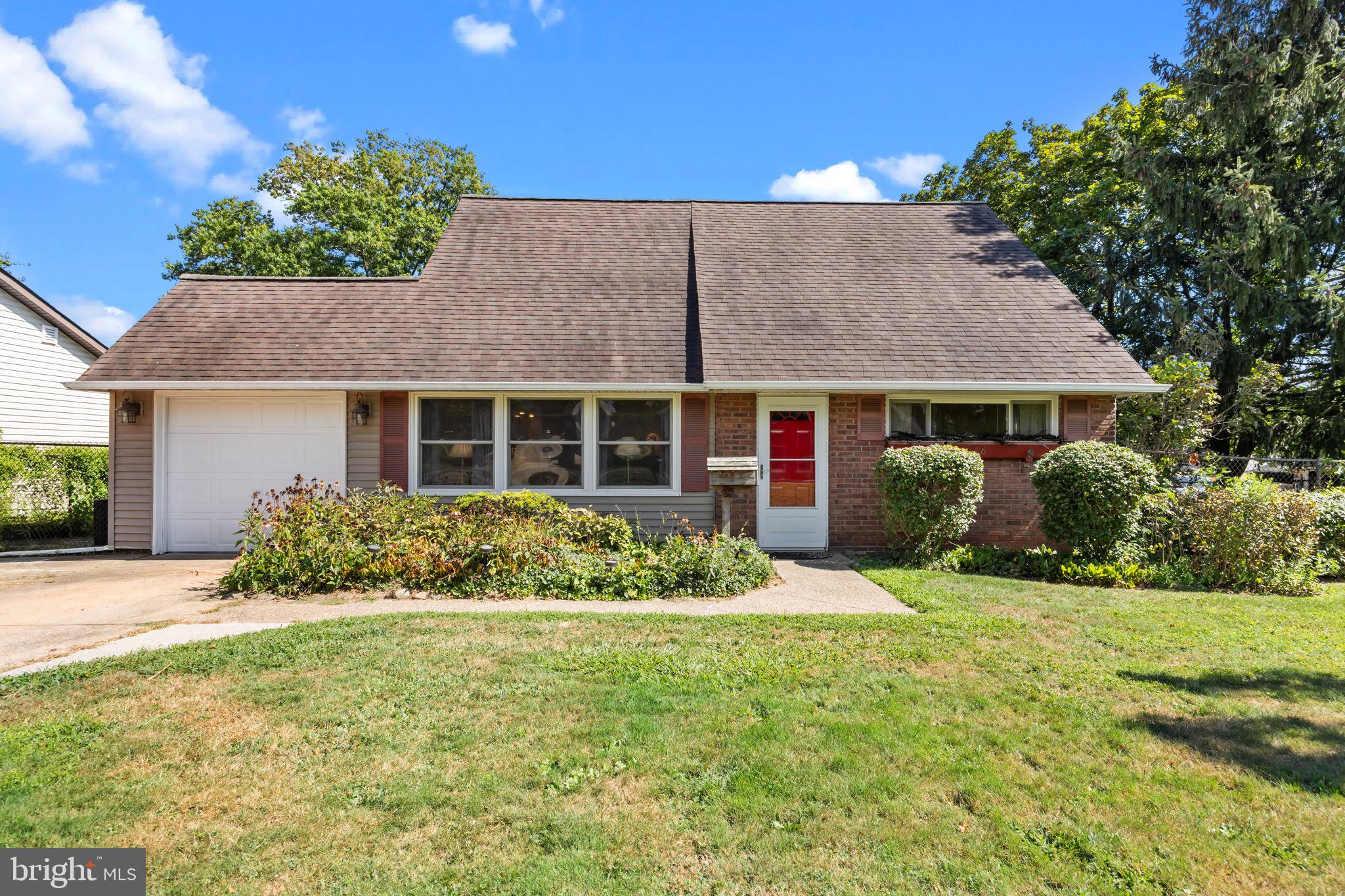 16 VIVIDLEAF LANE