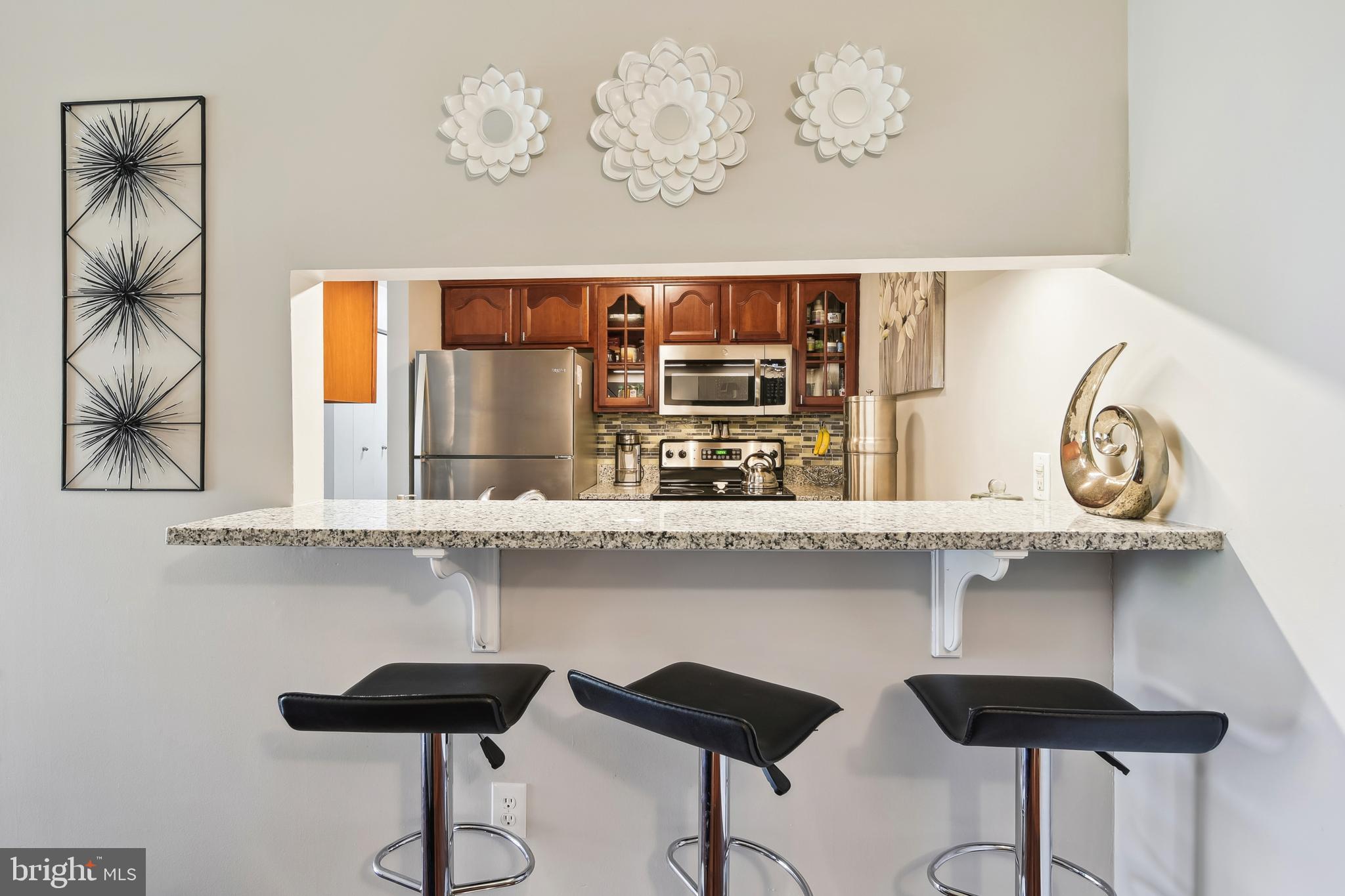 CROMWELL FOUNTAIN - Residential