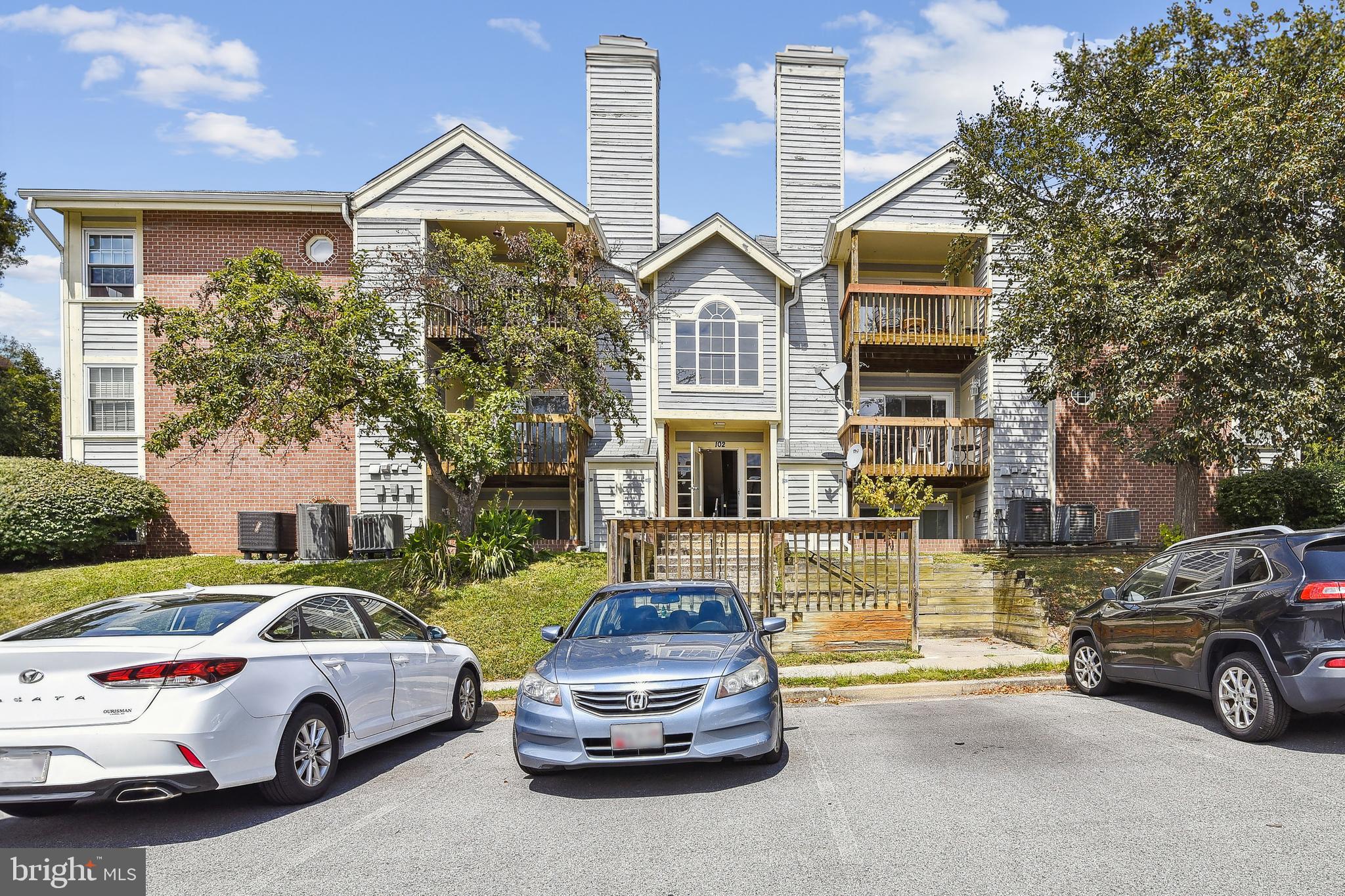 CROMWELL FOUNTAIN - Residential