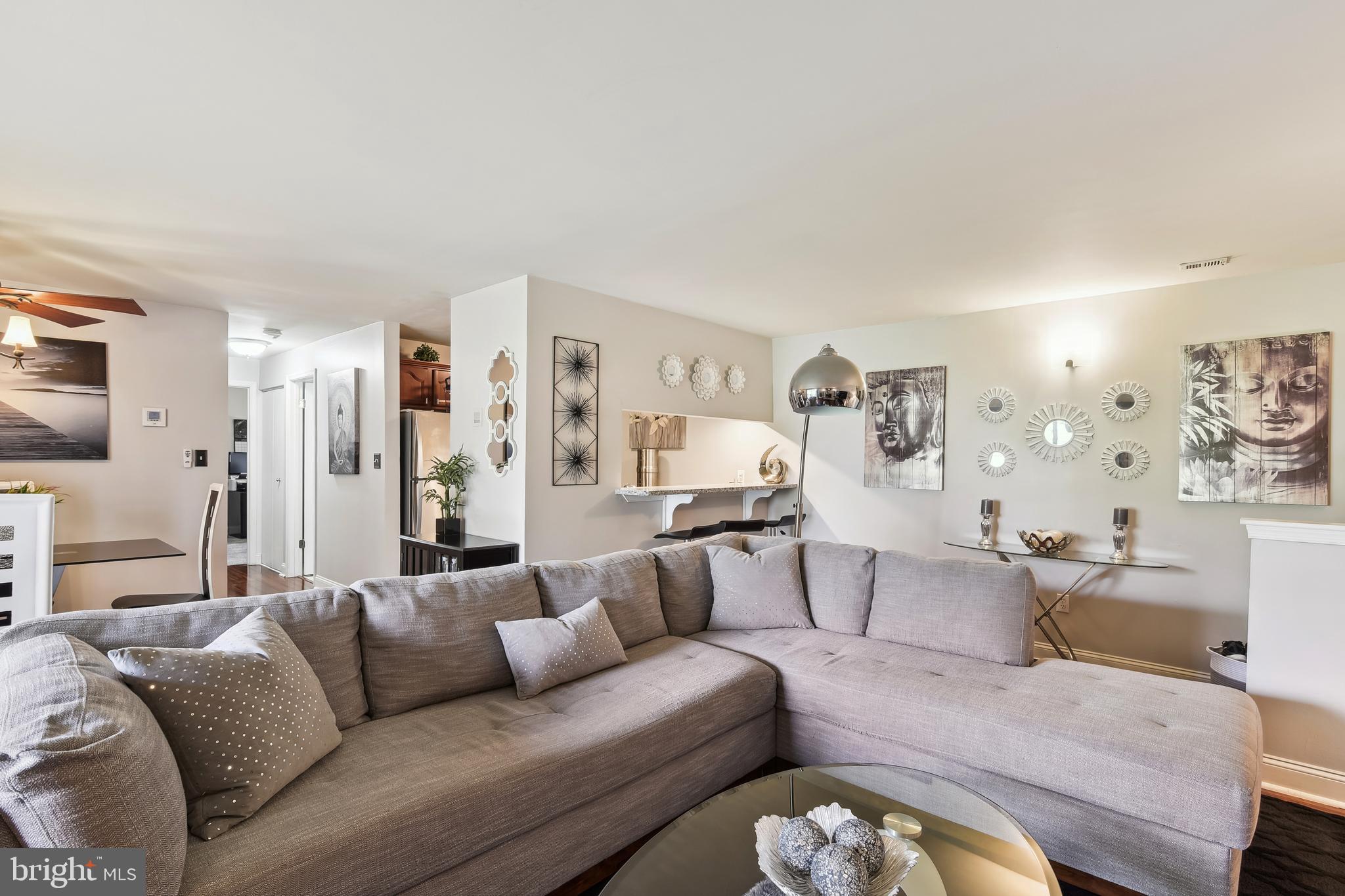 CROMWELL FOUNTAIN - Residential