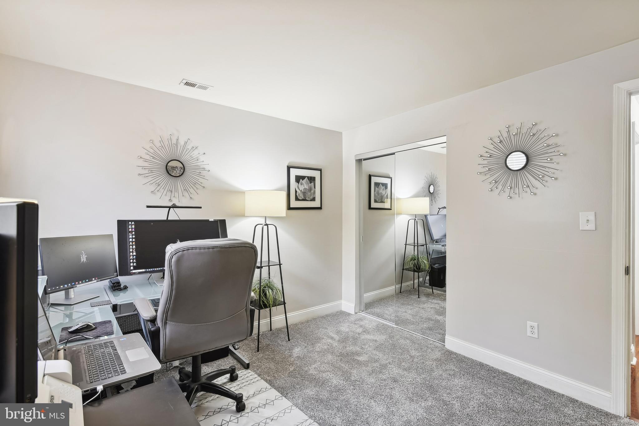 CROMWELL FOUNTAIN - Residential