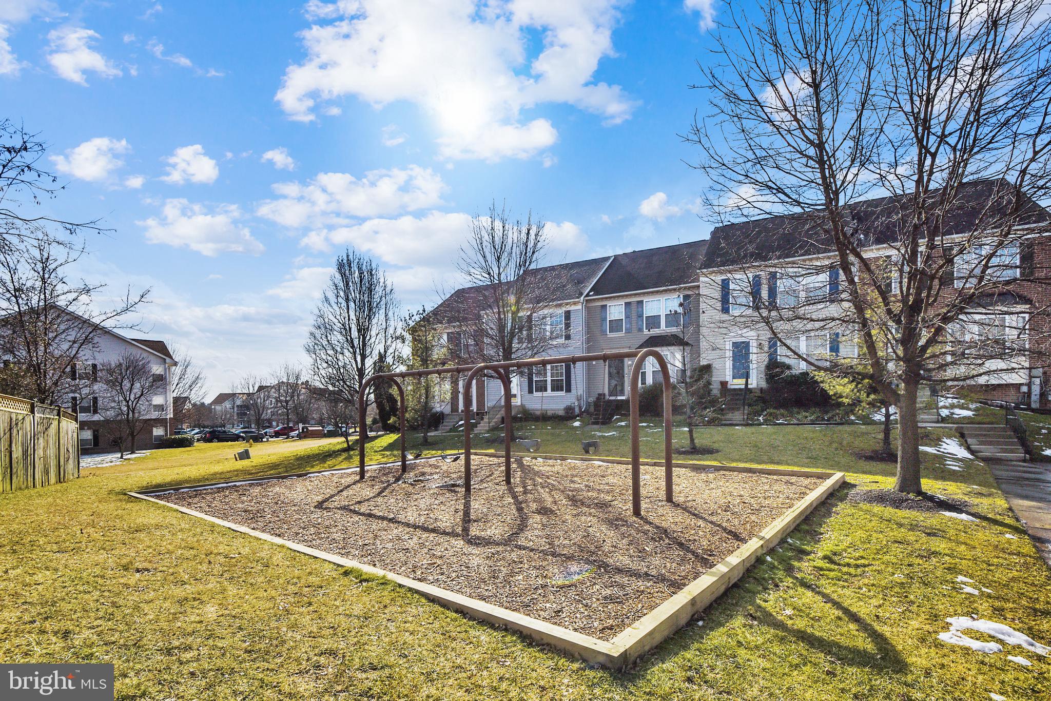 CROMWELL FOUNTAIN - Residential