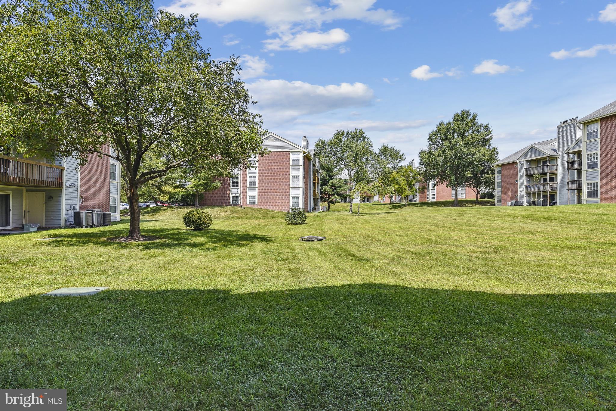 CROMWELL FOUNTAIN - Residential
