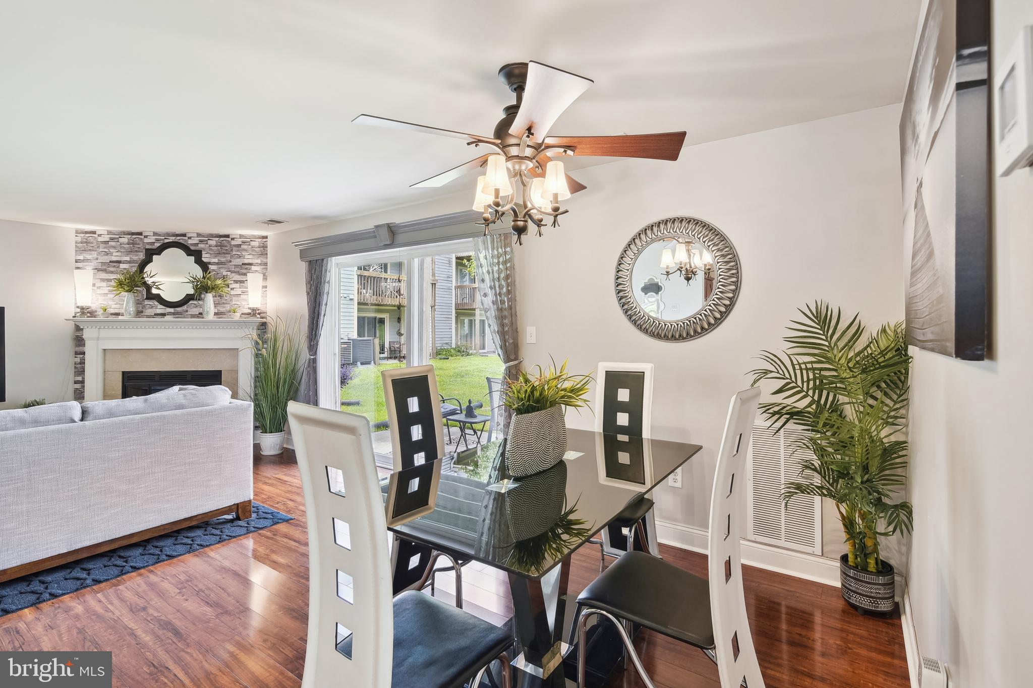 CROMWELL FOUNTAIN - Residential