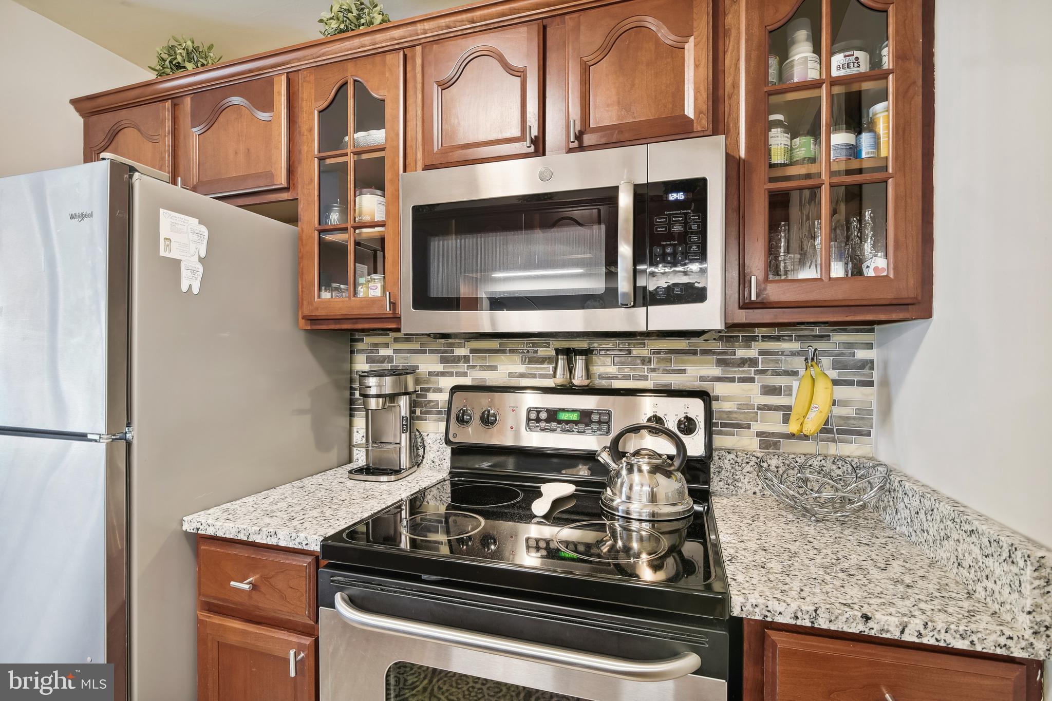 CROMWELL FOUNTAIN - Residential