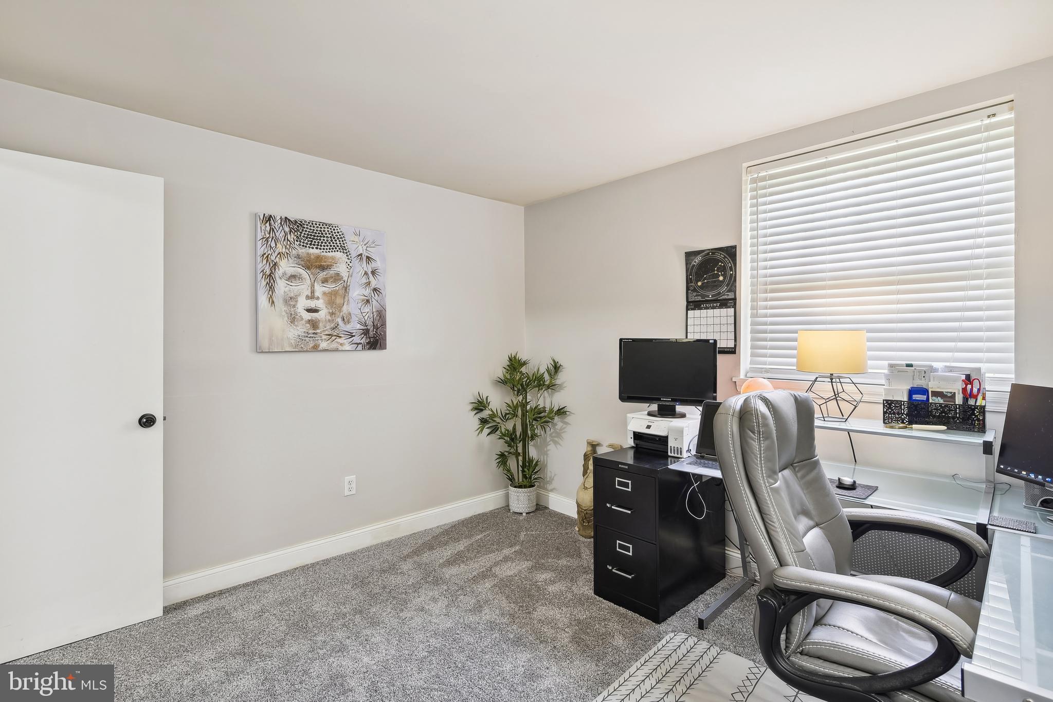 CROMWELL FOUNTAIN - Residential