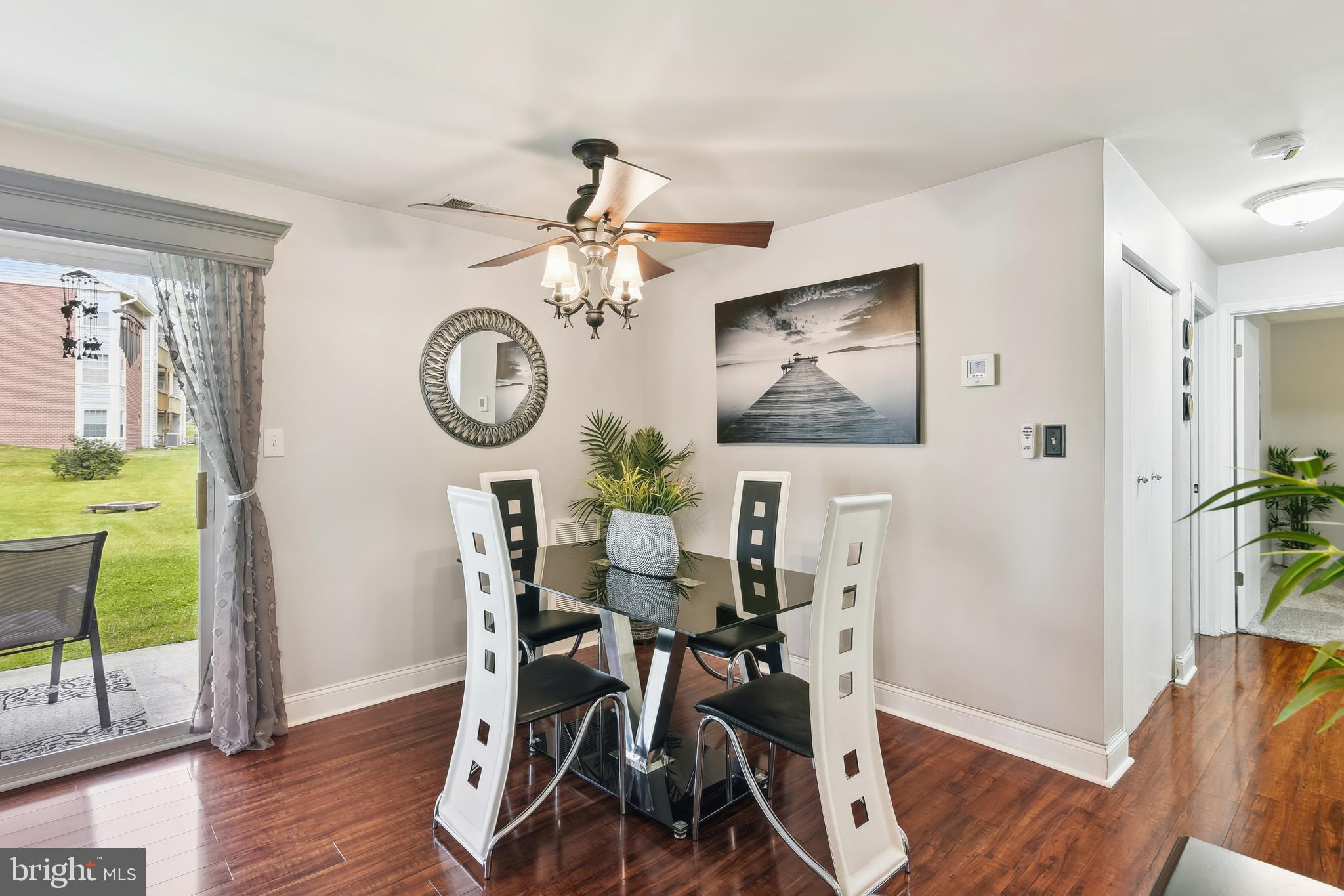 CROMWELL FOUNTAIN - Residential