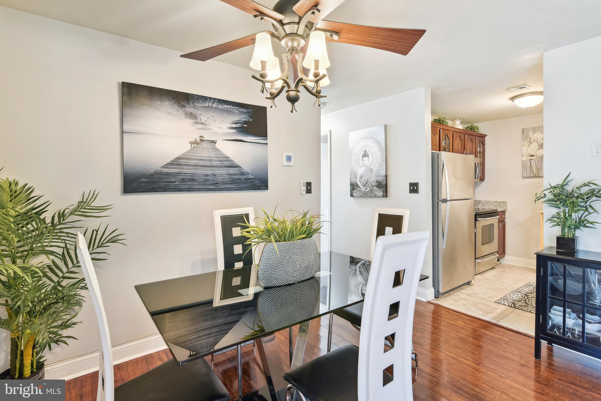 CROMWELL FOUNTAIN - Residential