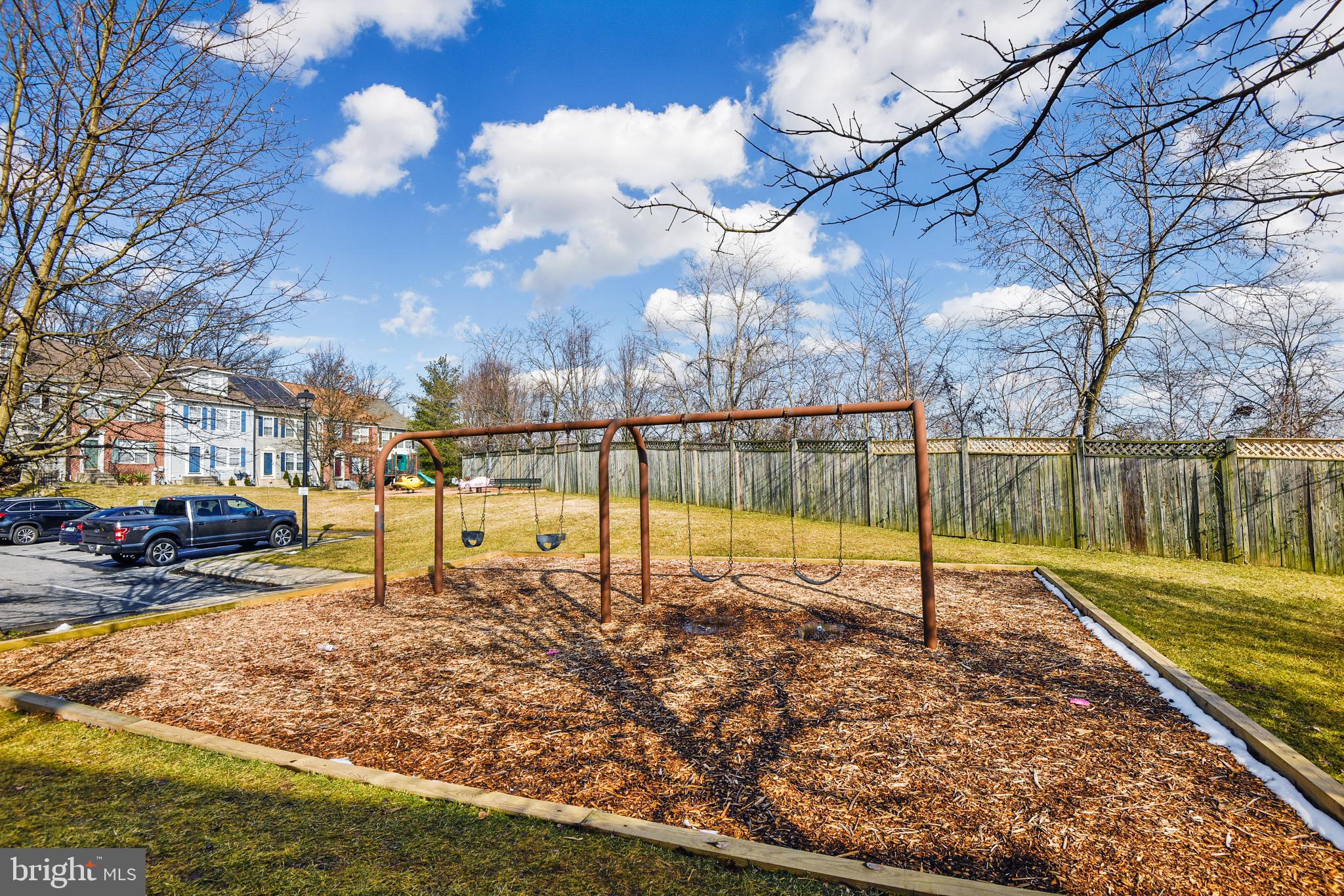 CROMWELL FOUNTAIN - Residential