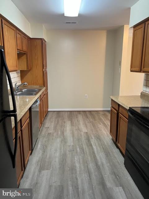 STONINGTON CONDOMINIUMS - Residential Lease