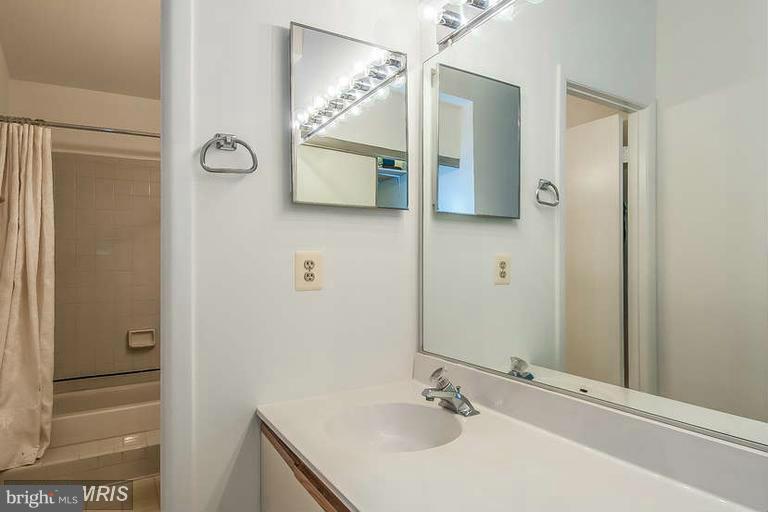 LAKE RIDGE - Residential Lease