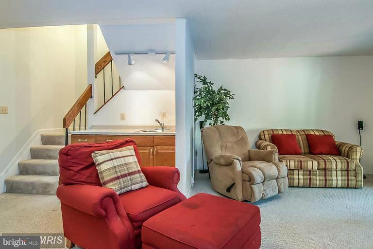 LAKE RIDGE - Residential Lease