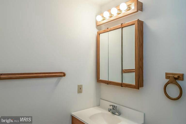 LAKE RIDGE - Residential Lease