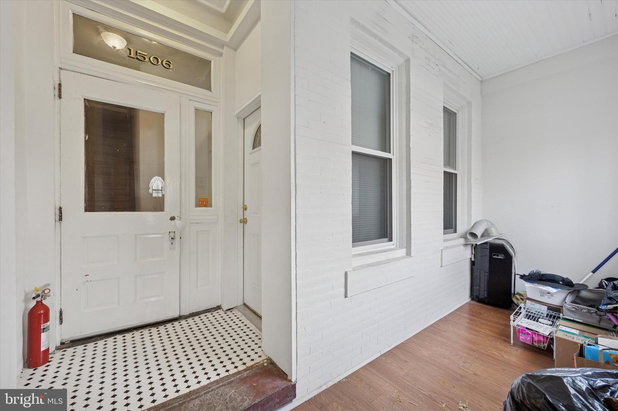 1506 W PORTER STREET
