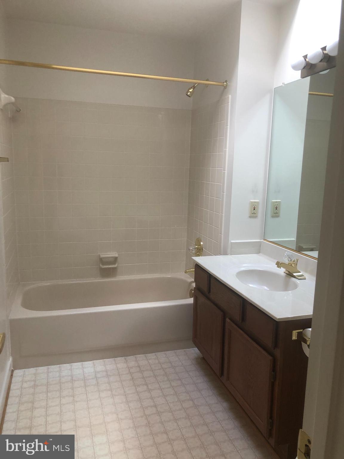 SUMMERLAKE - Residential