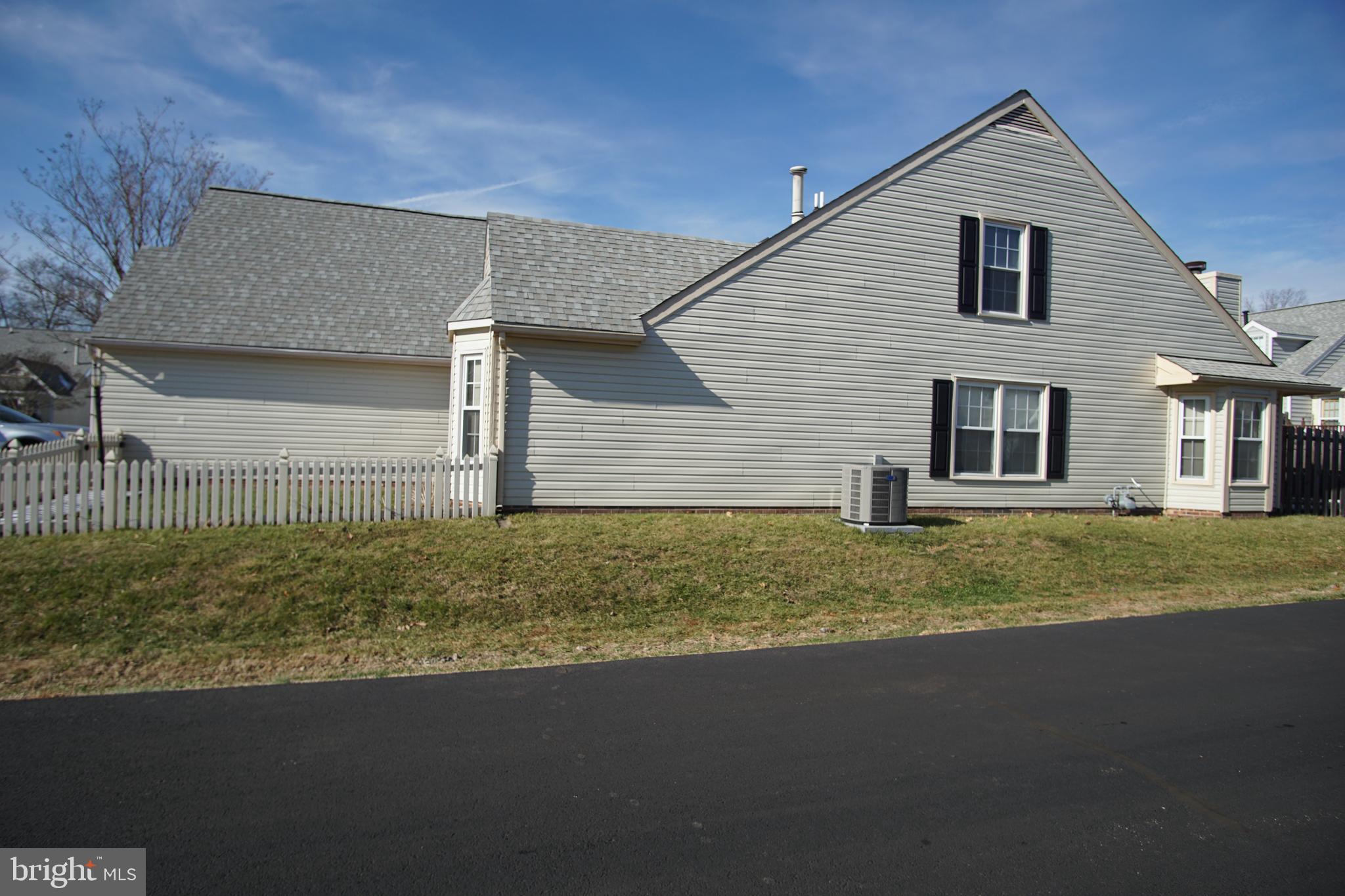 SUMMERLAKE - Residential