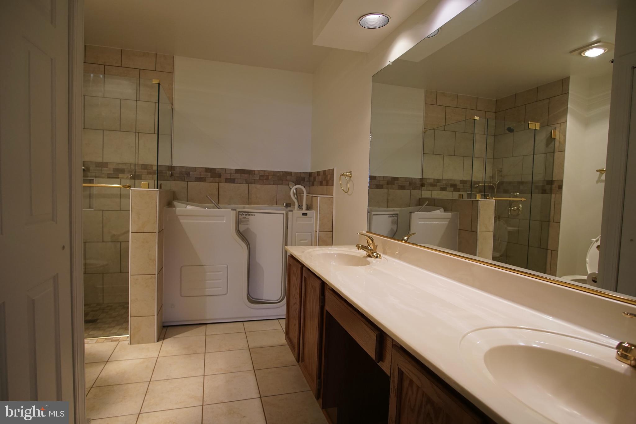 SUMMERLAKE - Residential