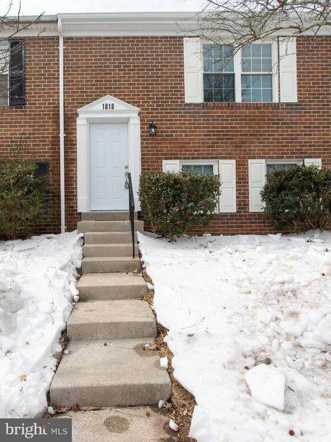 Townhouse For Sale - 1010 Victoria Place<br/> WALDORF, MD 20602