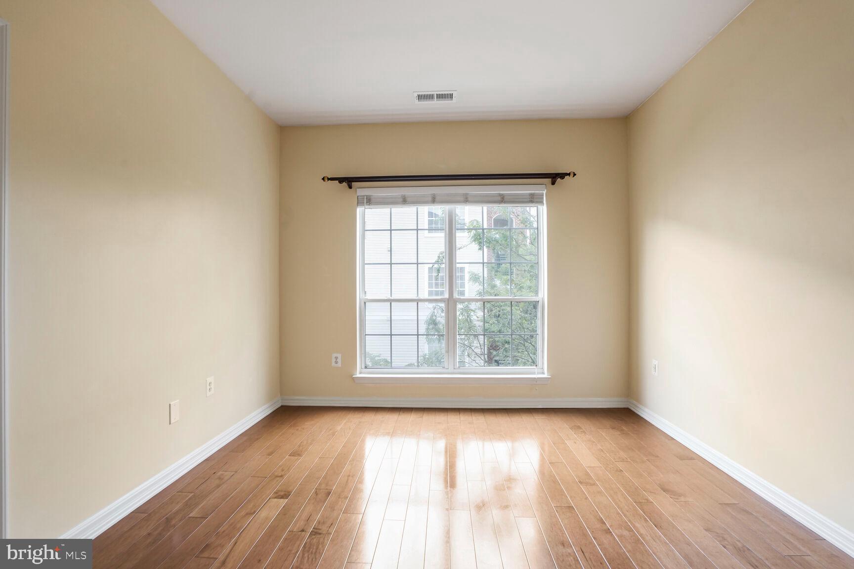 4862 EISENHOWER AVENUE 373
