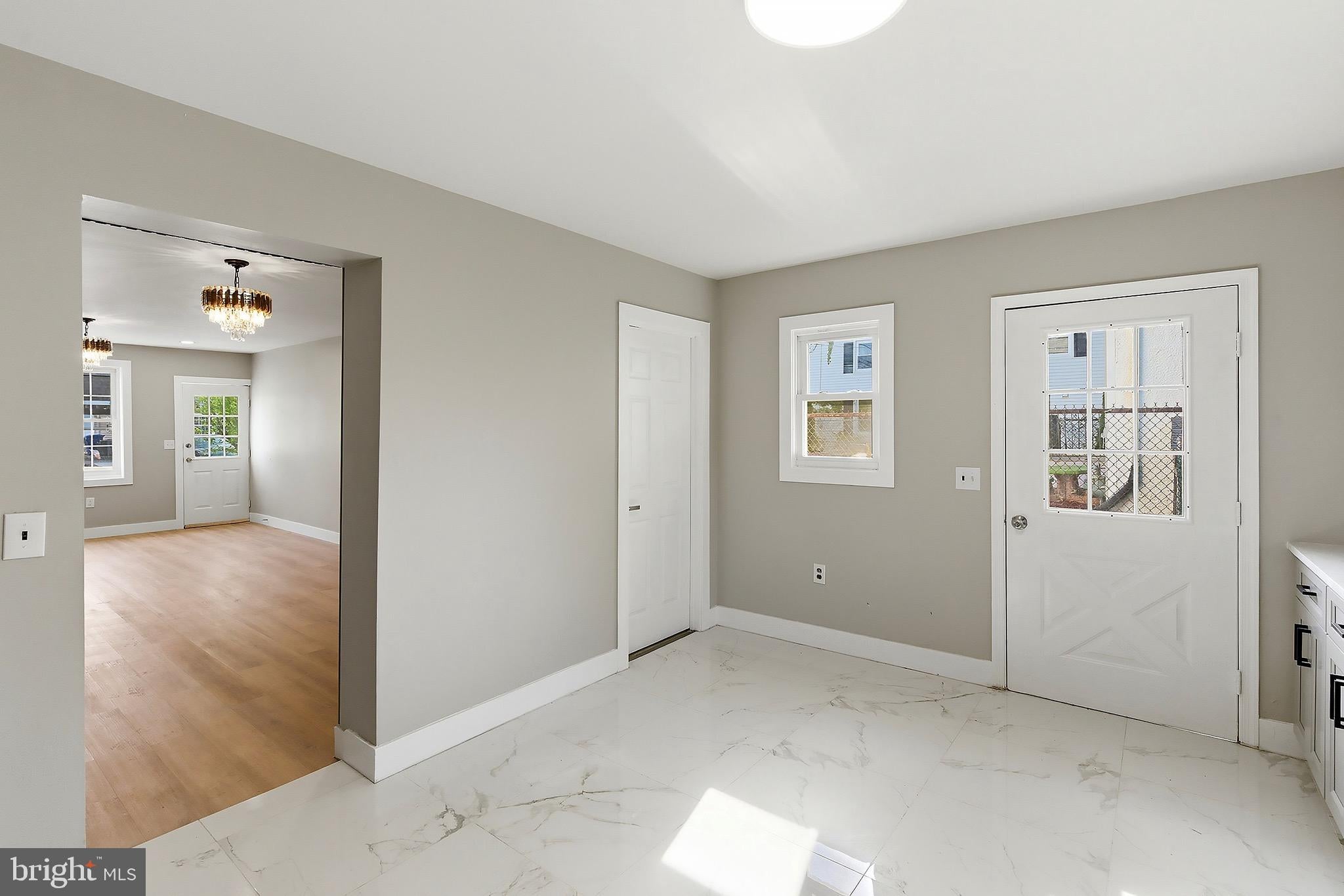 26 W 2ND STREET