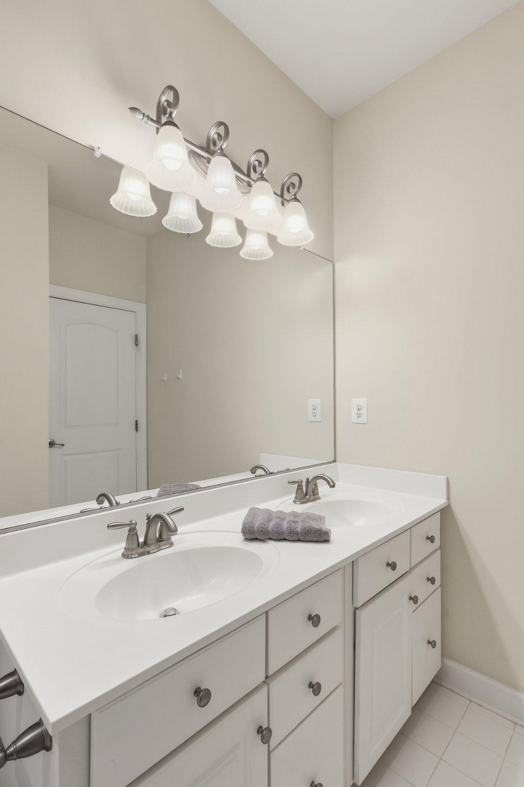 CARRIAGE HILL - Residential