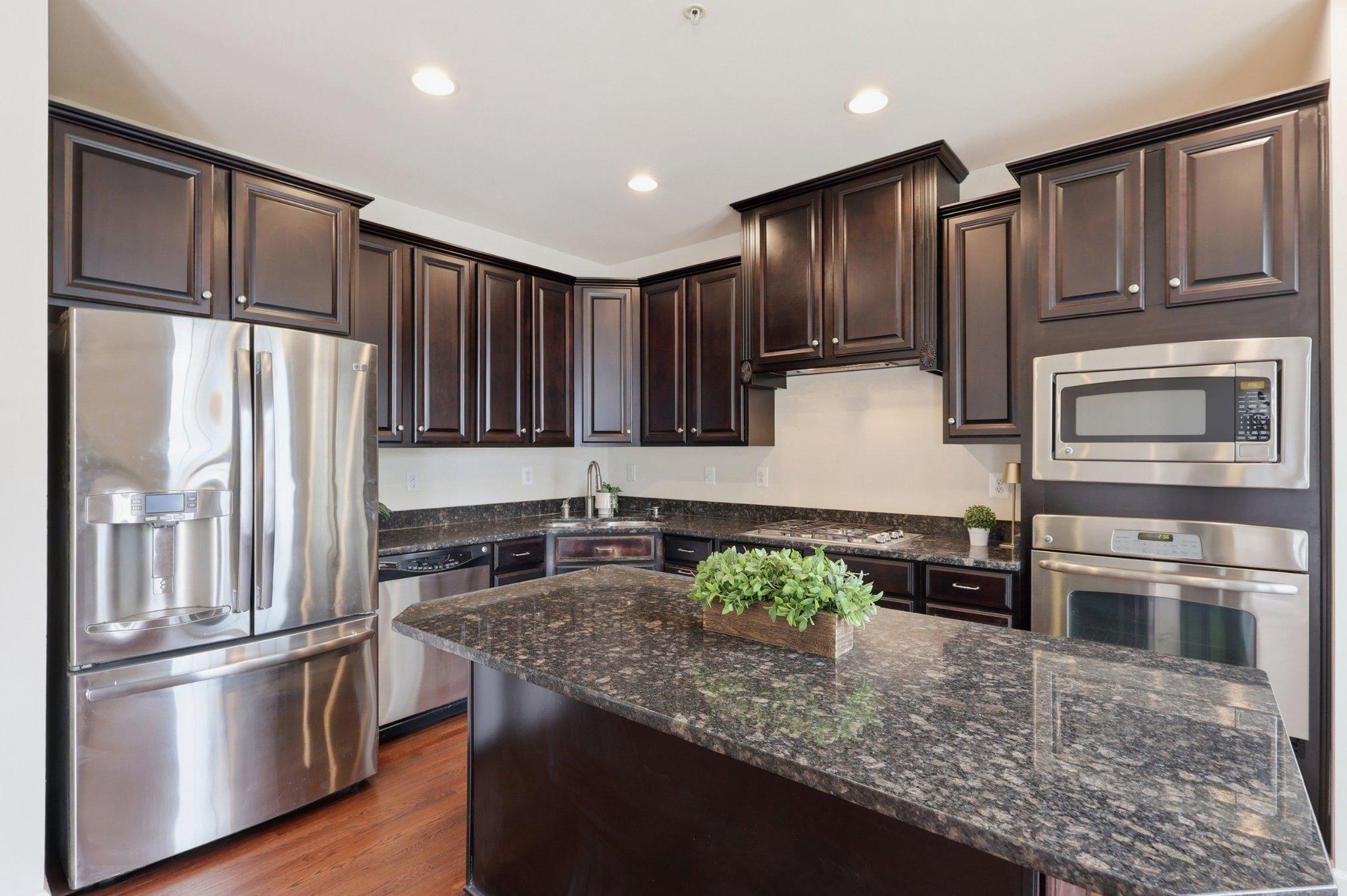 CARRIAGE HILL - Residential