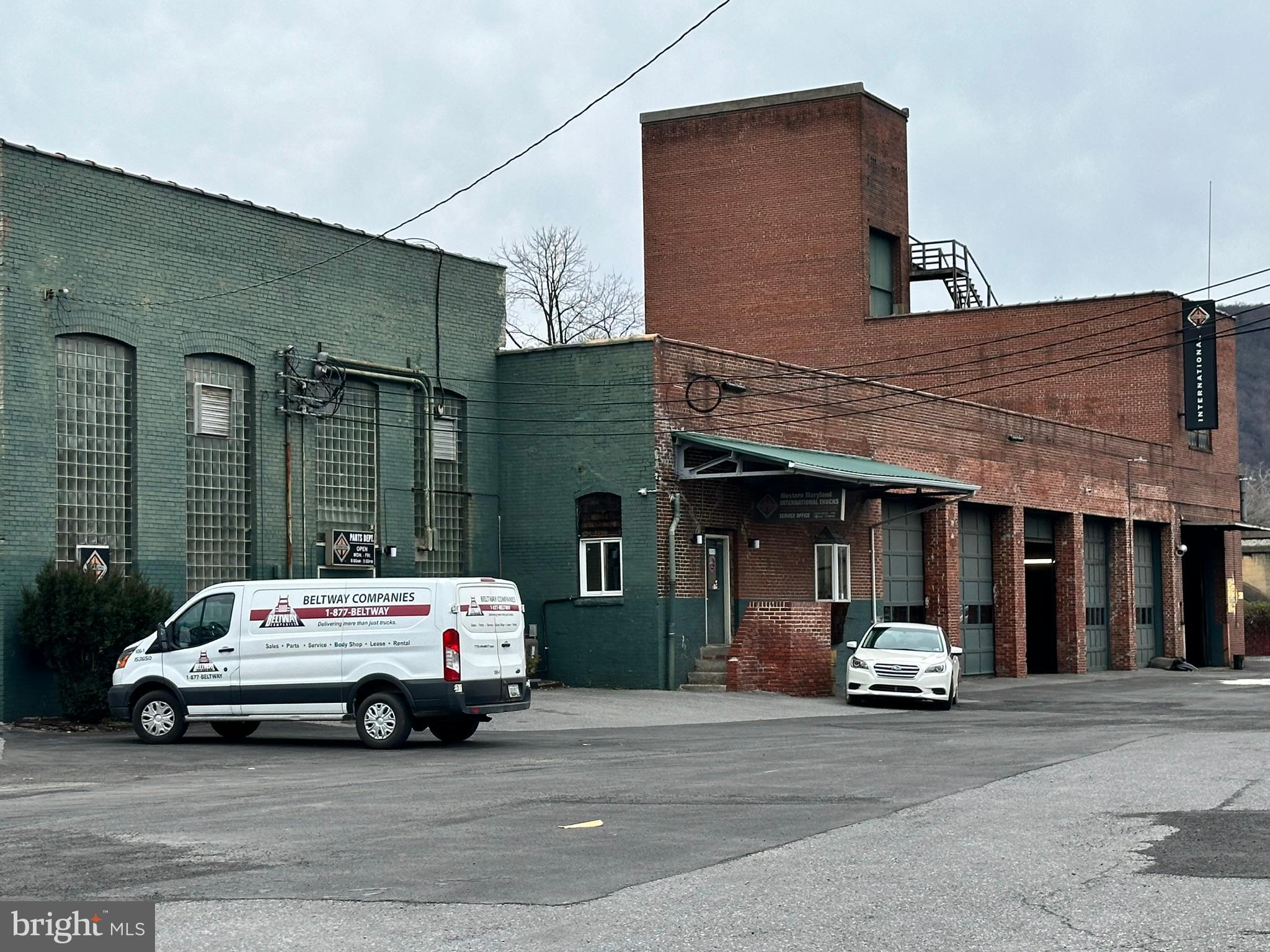 208 MARKET STREET