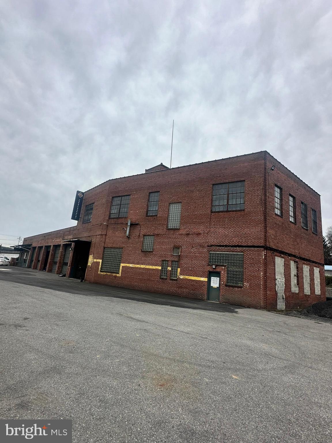 208 MARKET STREET