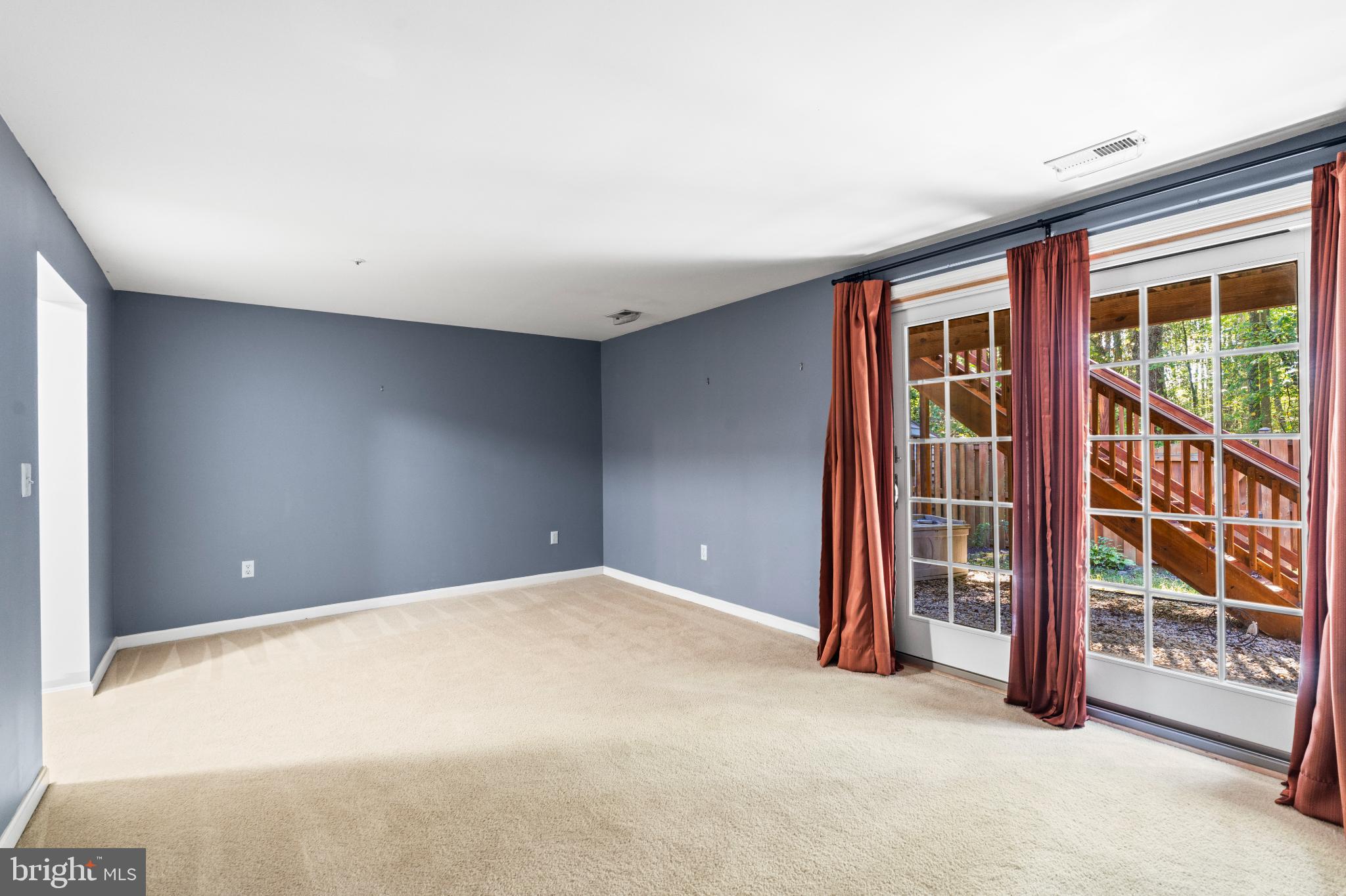 SEVEN OAKS - Residential