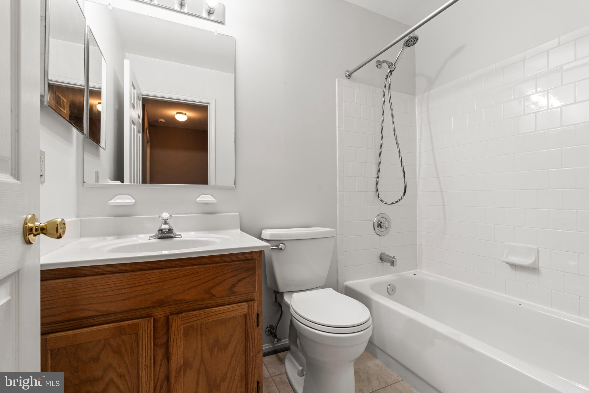 SEVEN OAKS - Residential