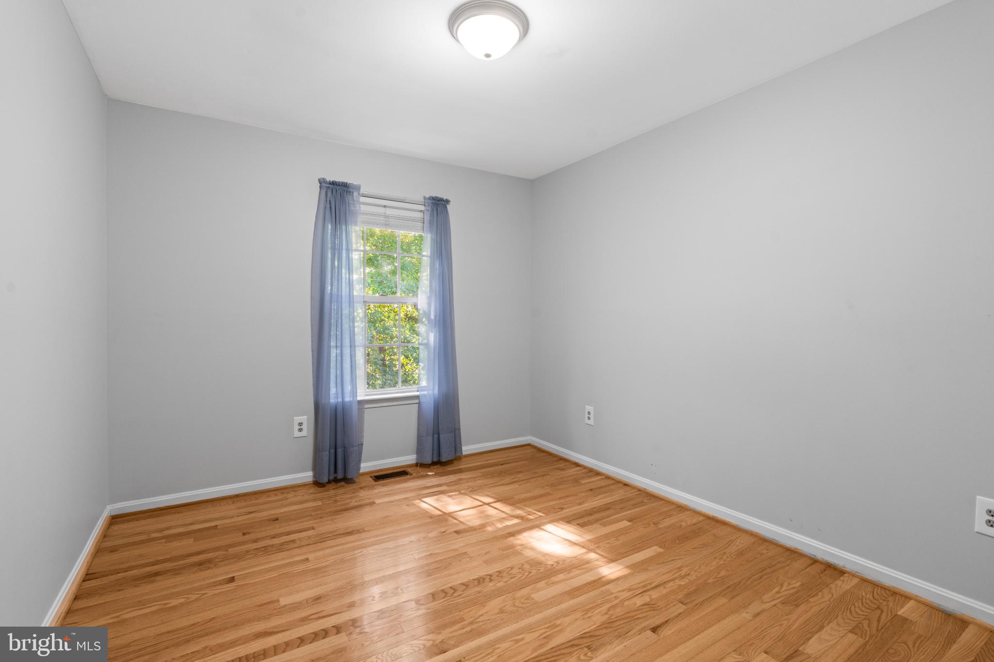 SEVEN OAKS - Residential