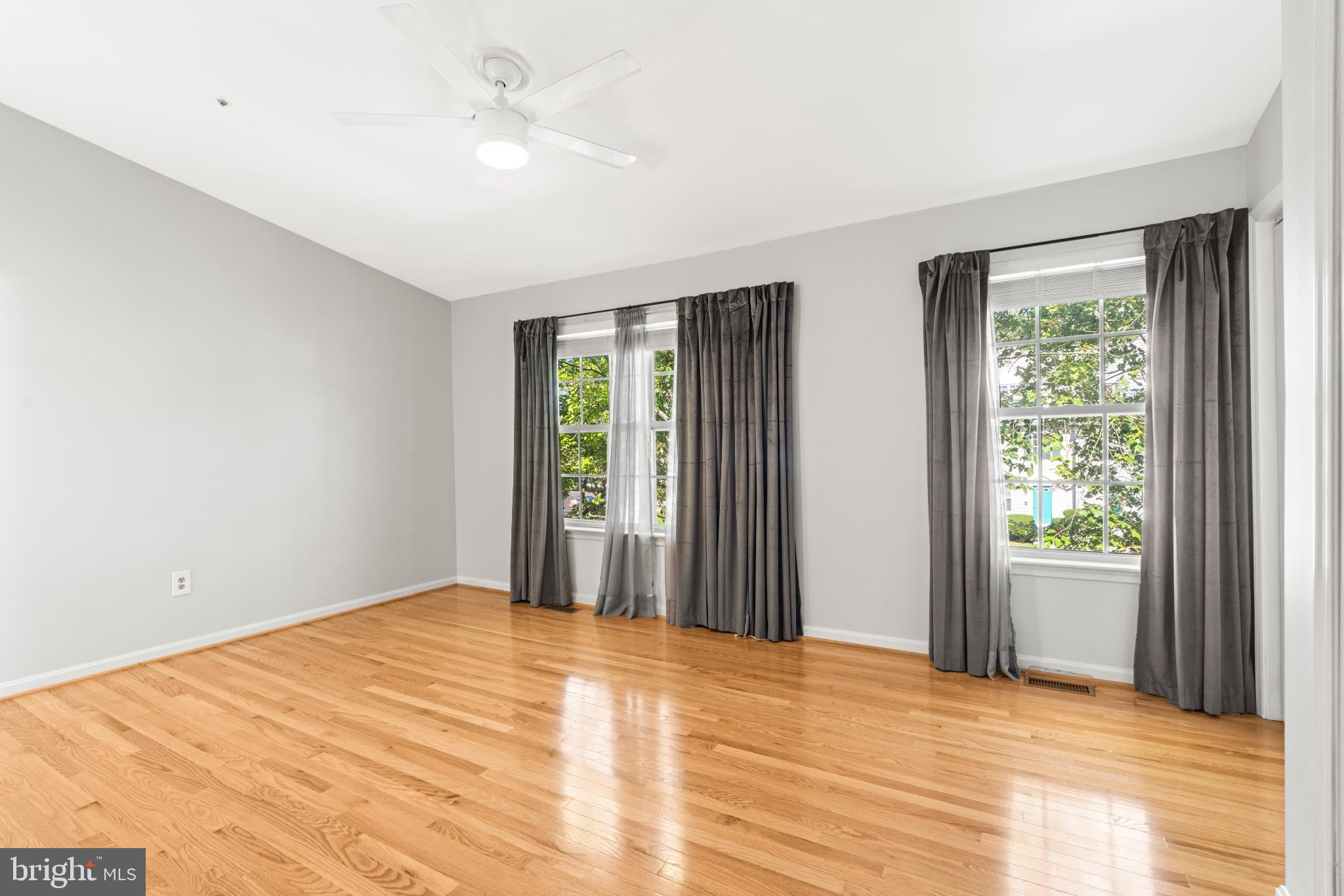 SEVEN OAKS - Residential