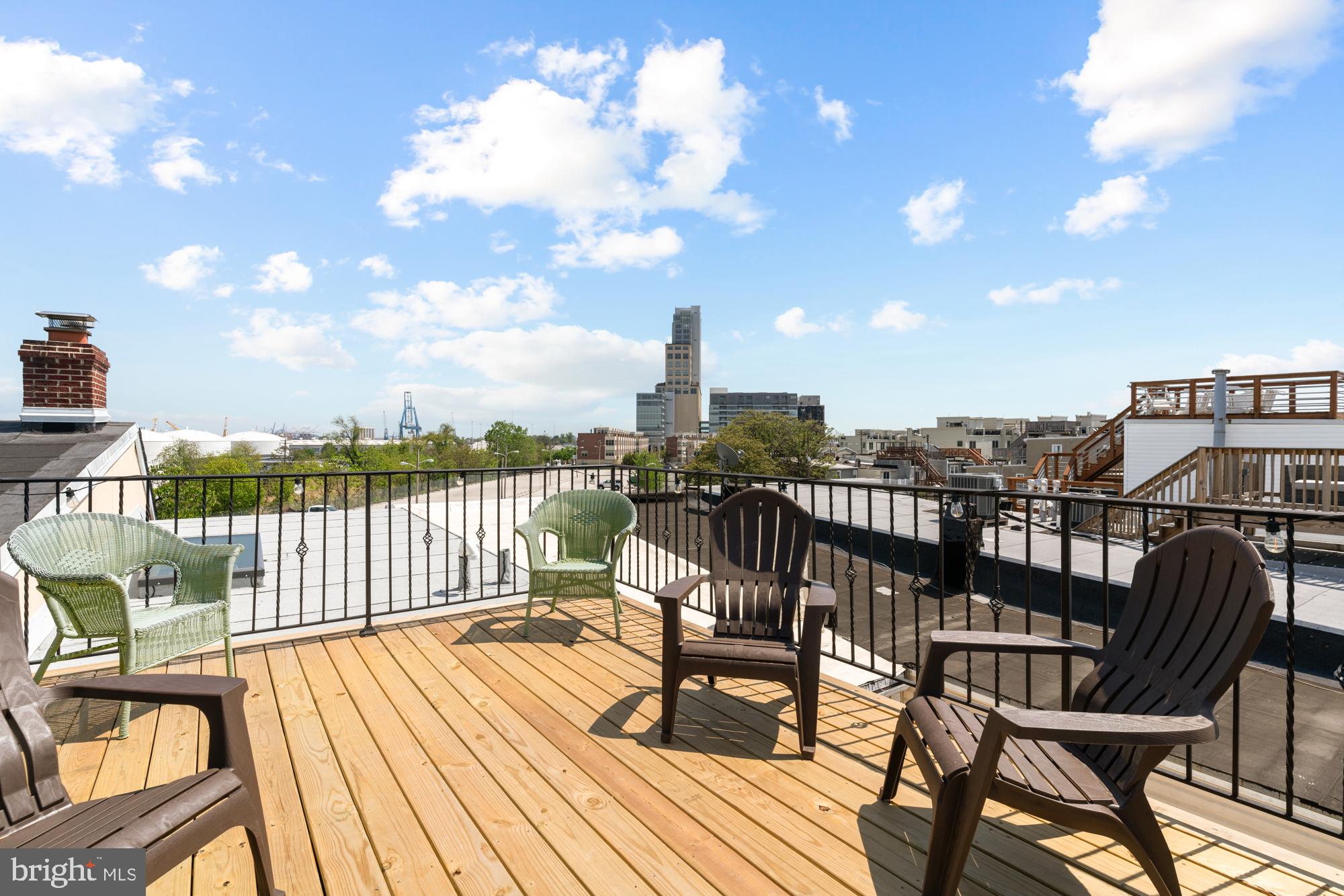 LOCUST POINT - Residential