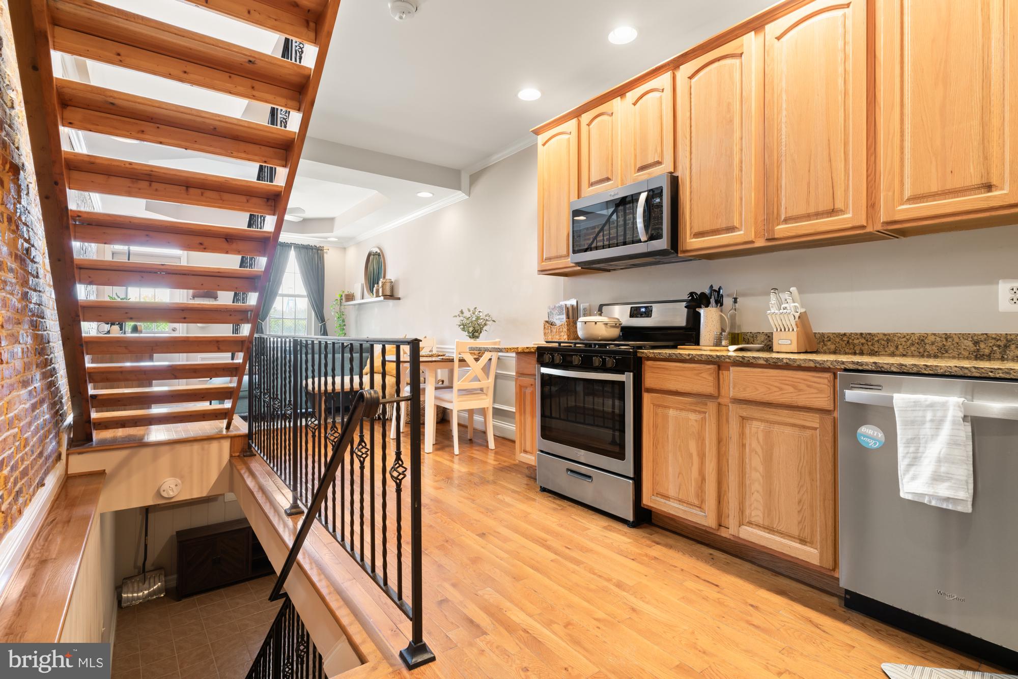 LOCUST POINT - Residential
