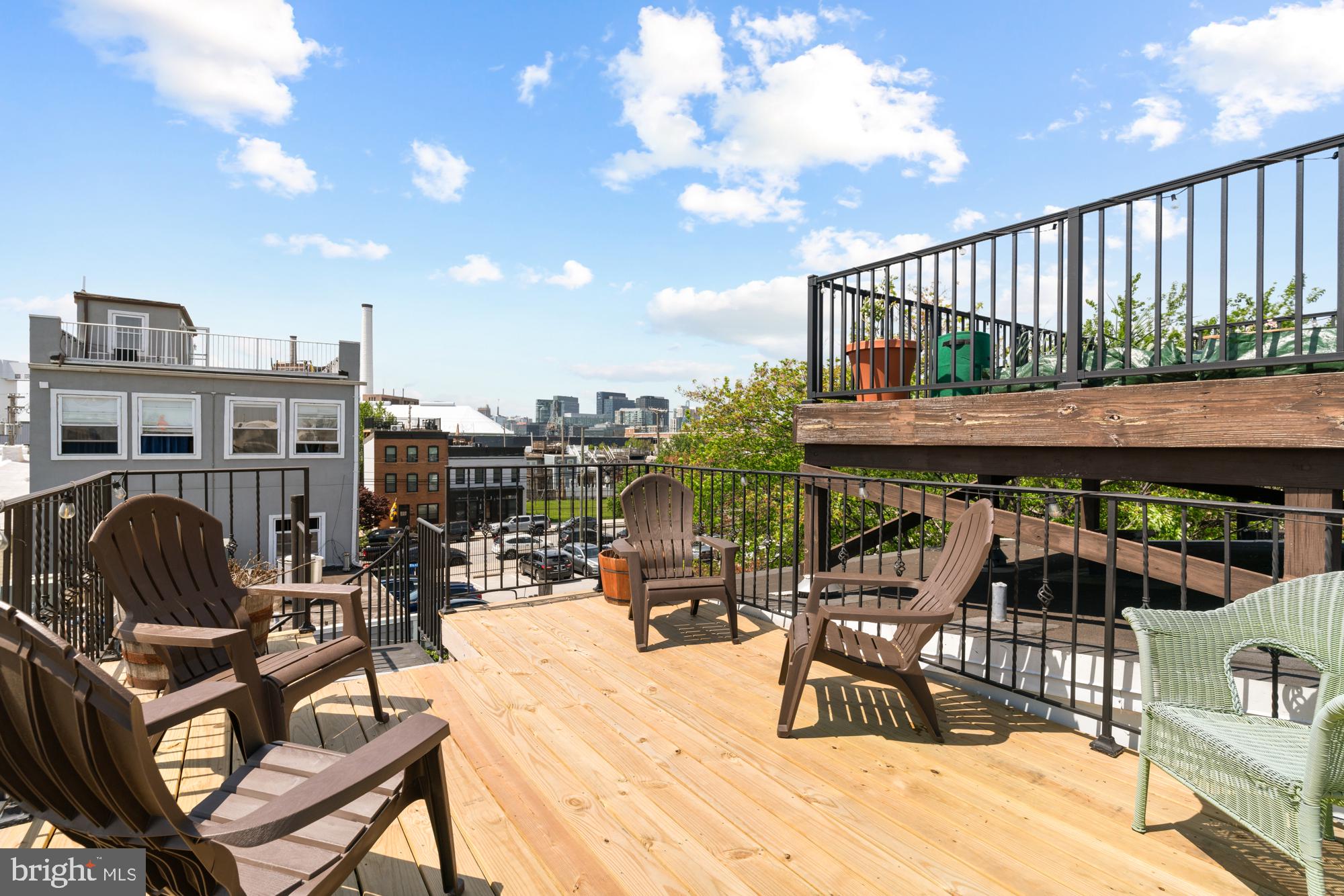LOCUST POINT - Residential